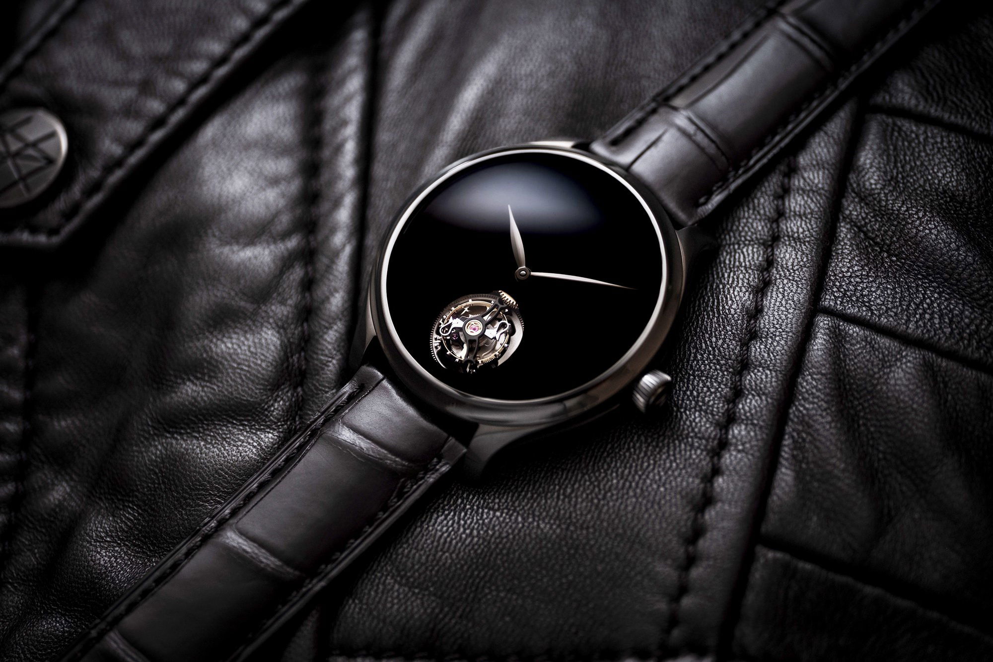 H. Moser &amp; Cie Endeavour Tourbillon Vantablack® Black Hands