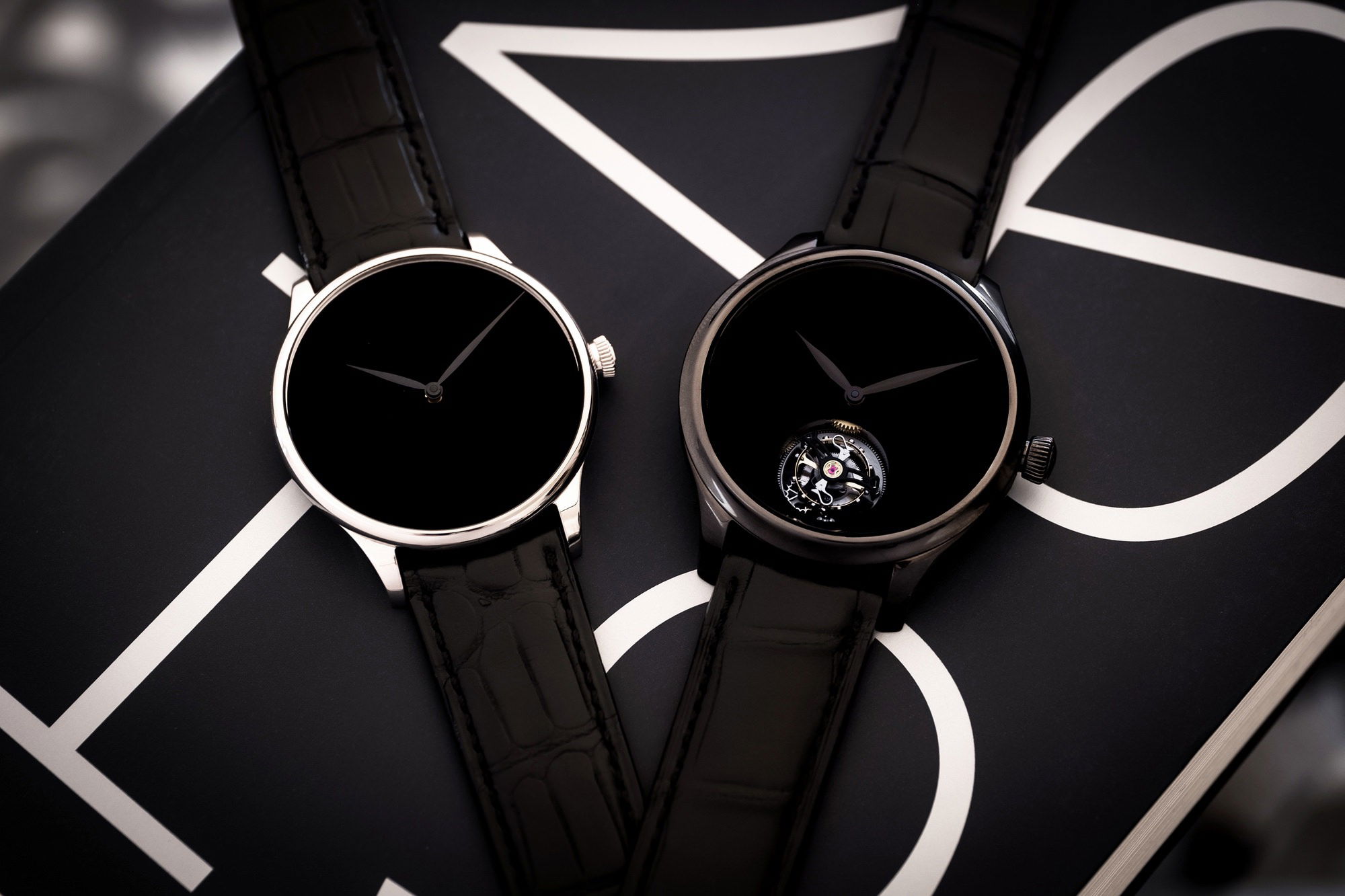 H. Moser &amp; Cie Endeavour Tourbillon Vantablack® Black Hands