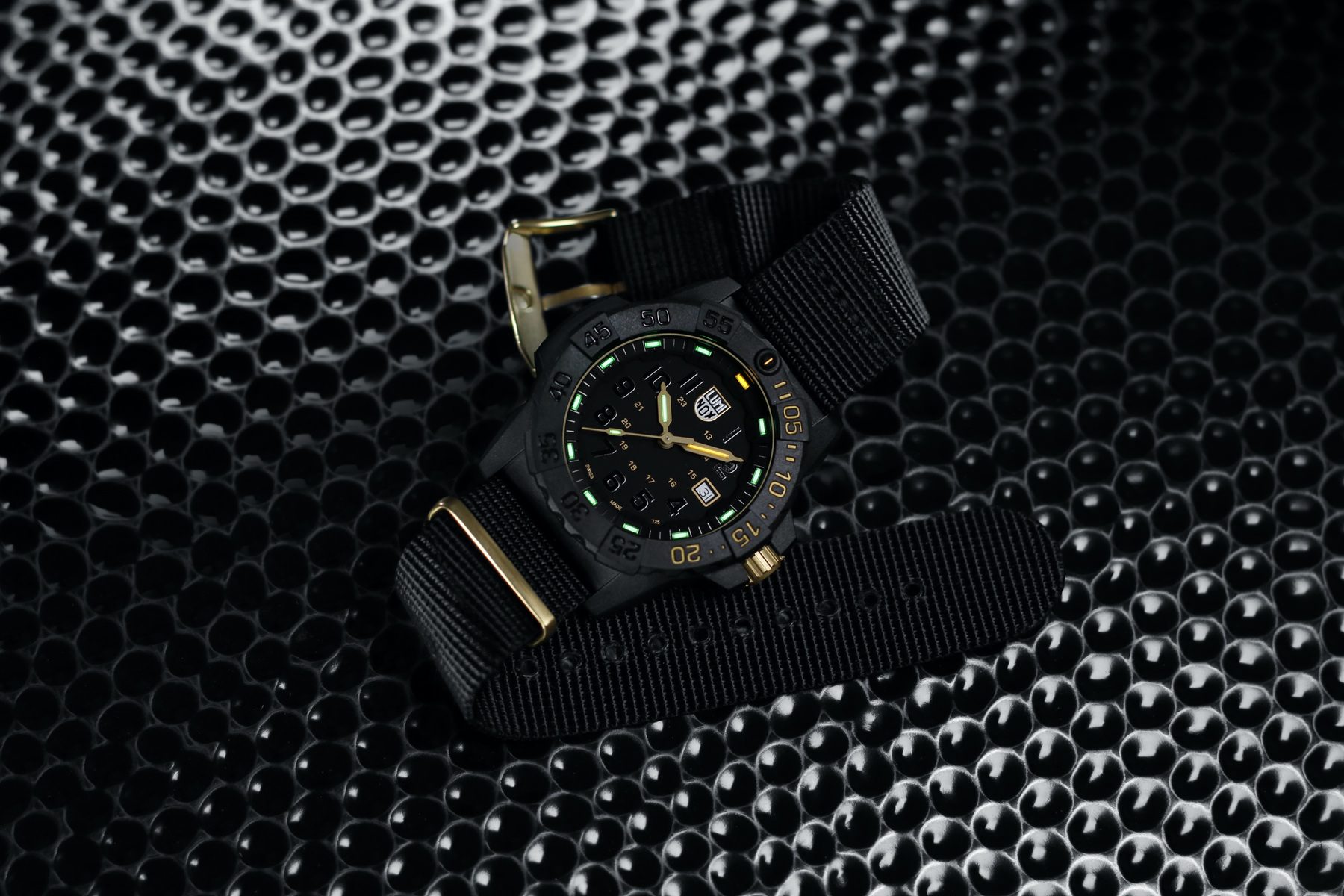 Luminox Navy SEAL 3500 Series - XS.3501.GOLD.SET - 690 USD