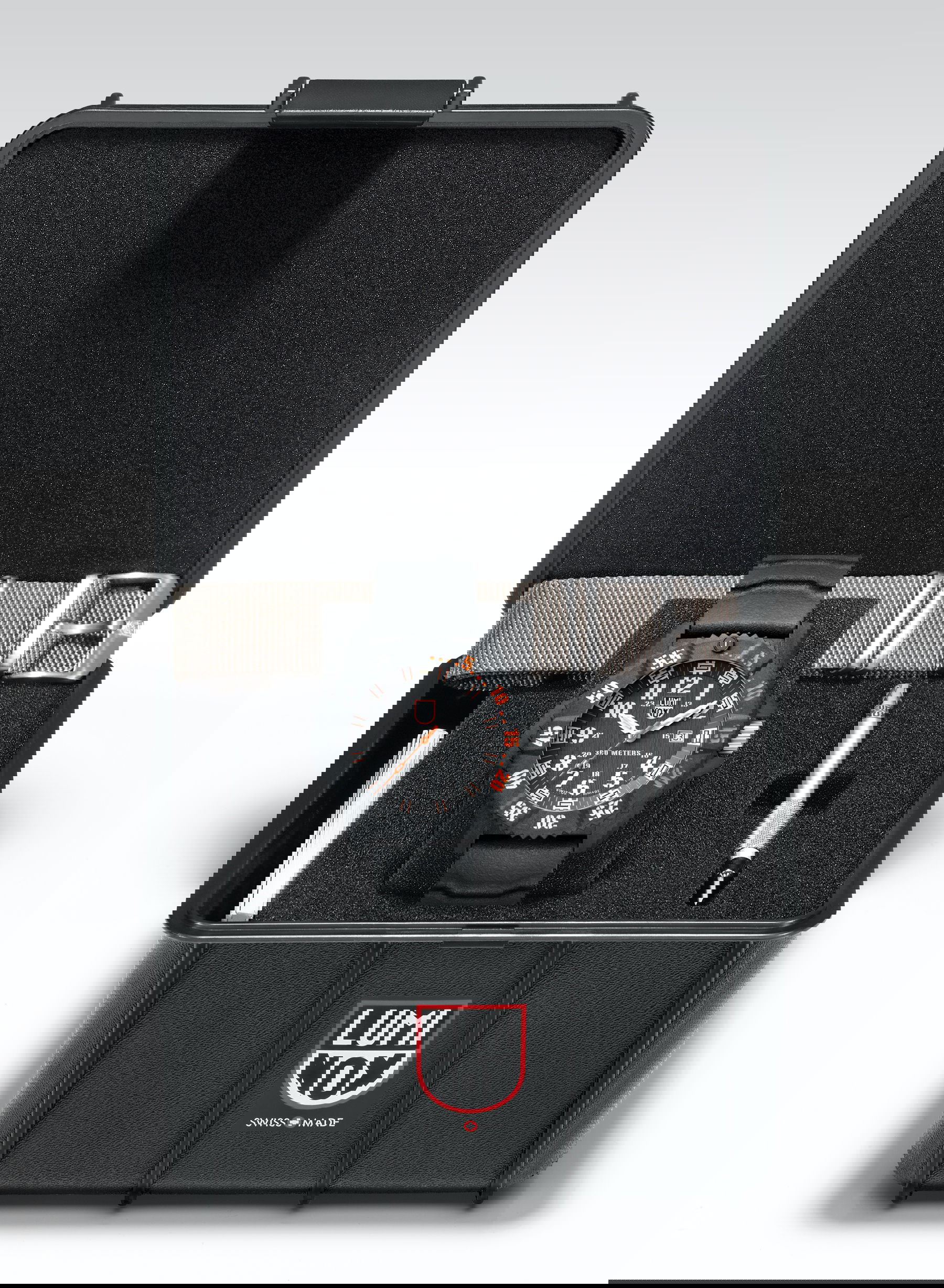 Luminox Master Carbon SEAL 3800 Series