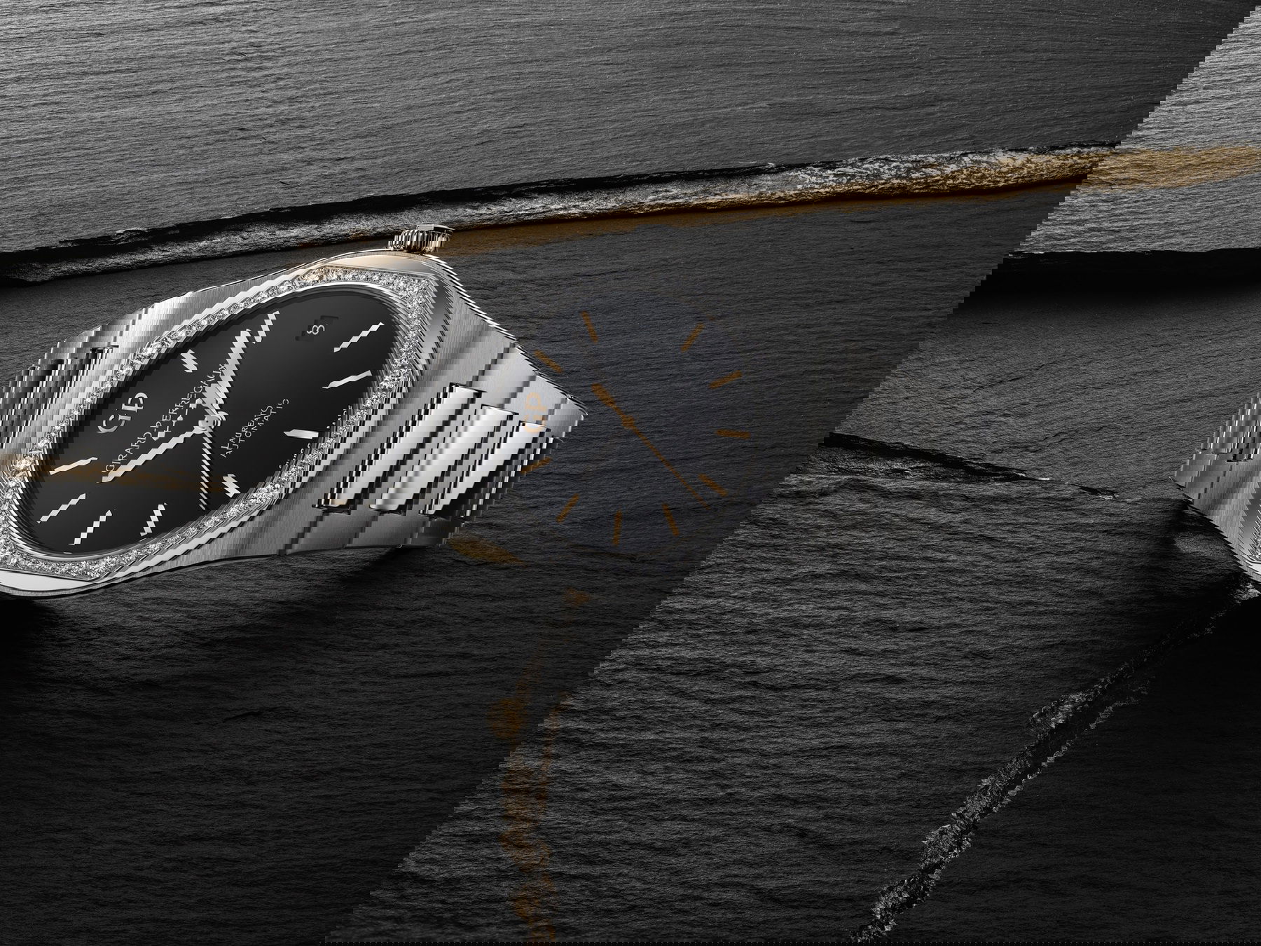 Girard-Perregaux Laureato 38 MM Infinity Edition