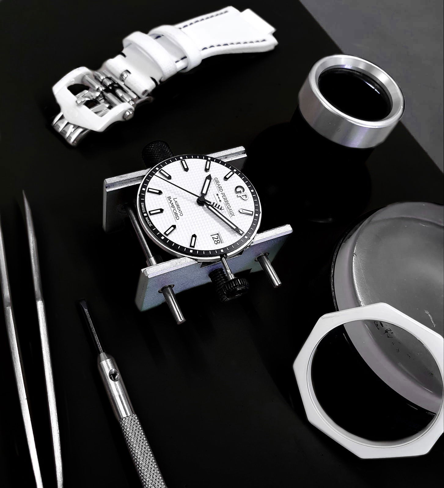 Girard-Perregaux Laureato Ghost