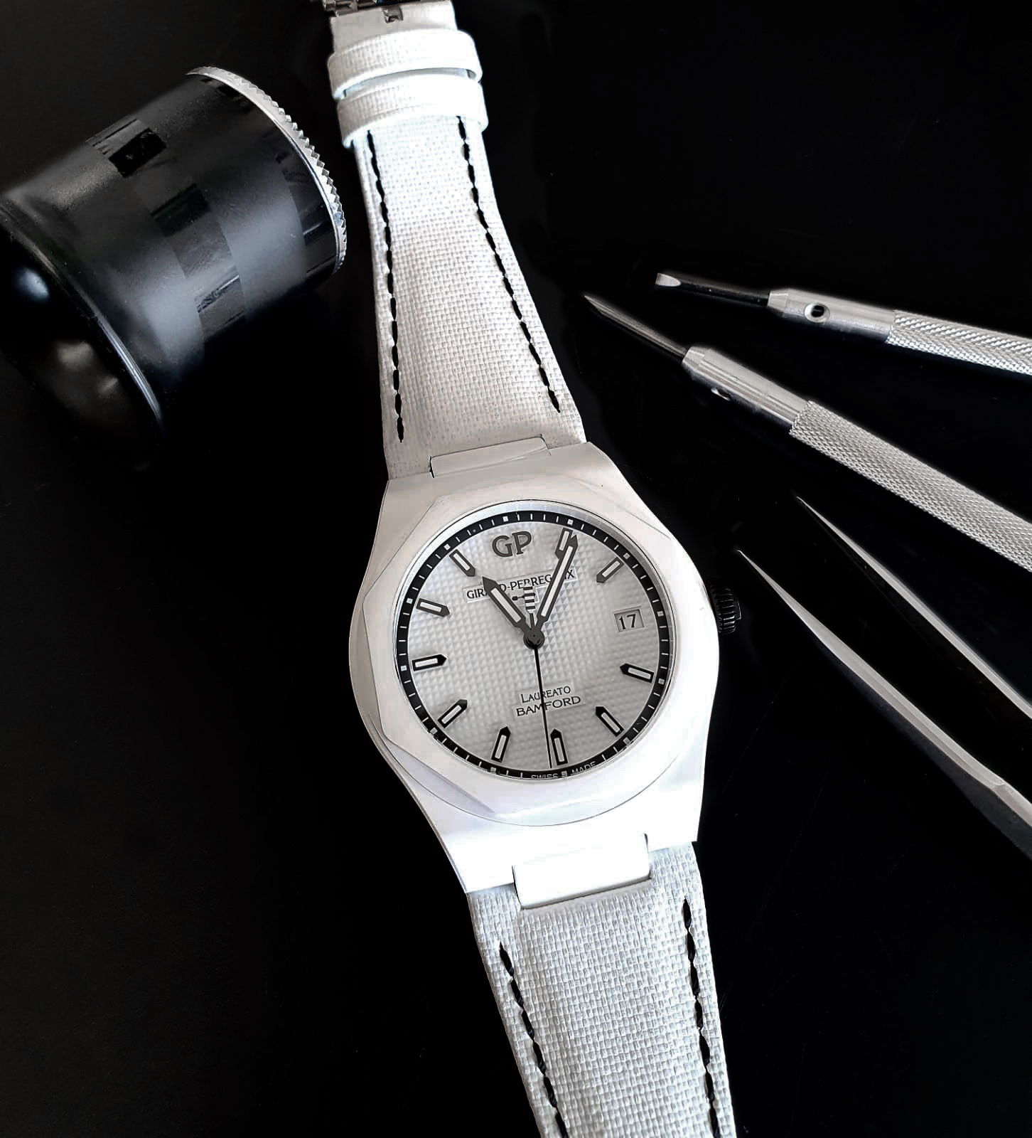 Girard-Perregaux Laureato Ghost