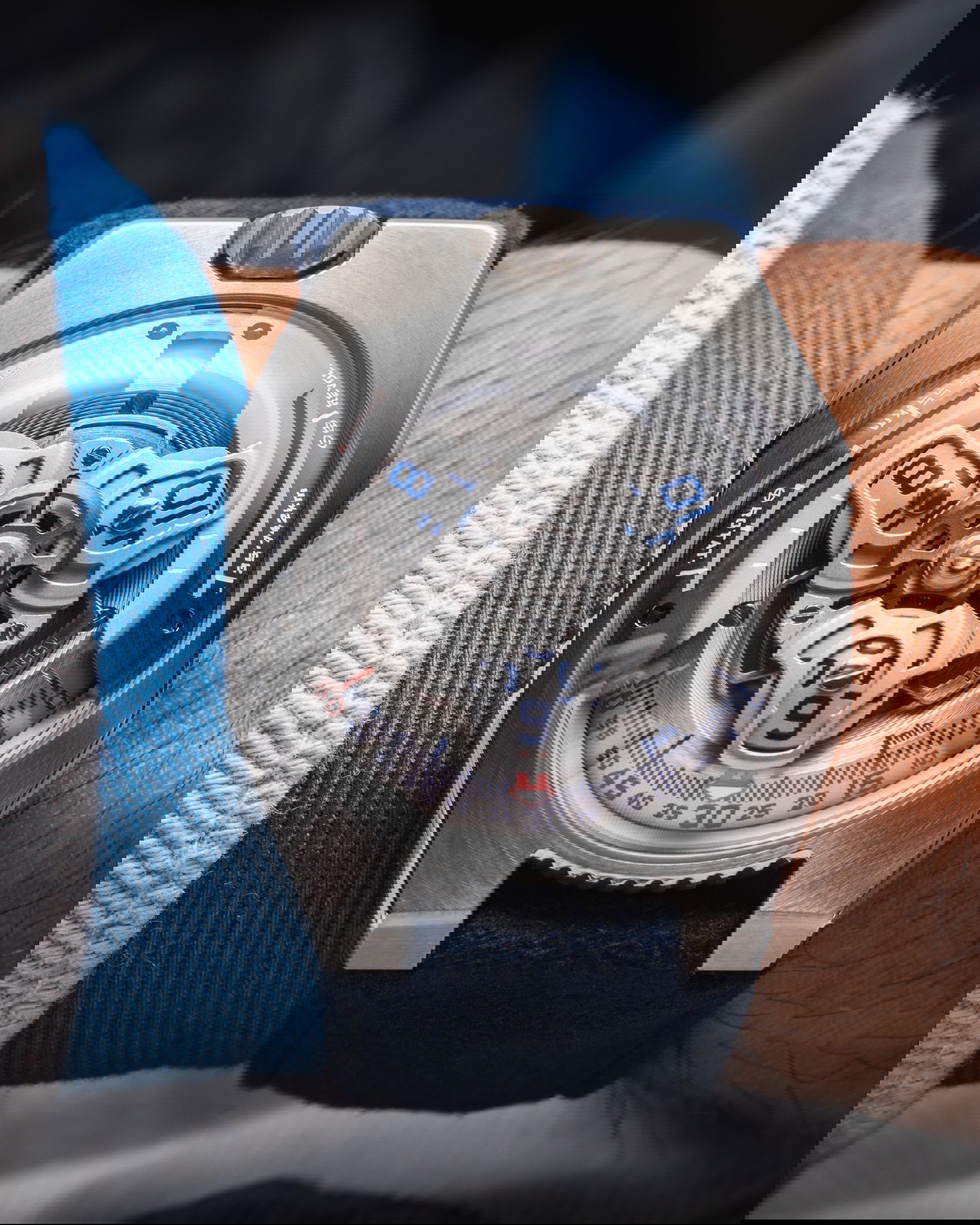 Urwerk UR-100 V Iron