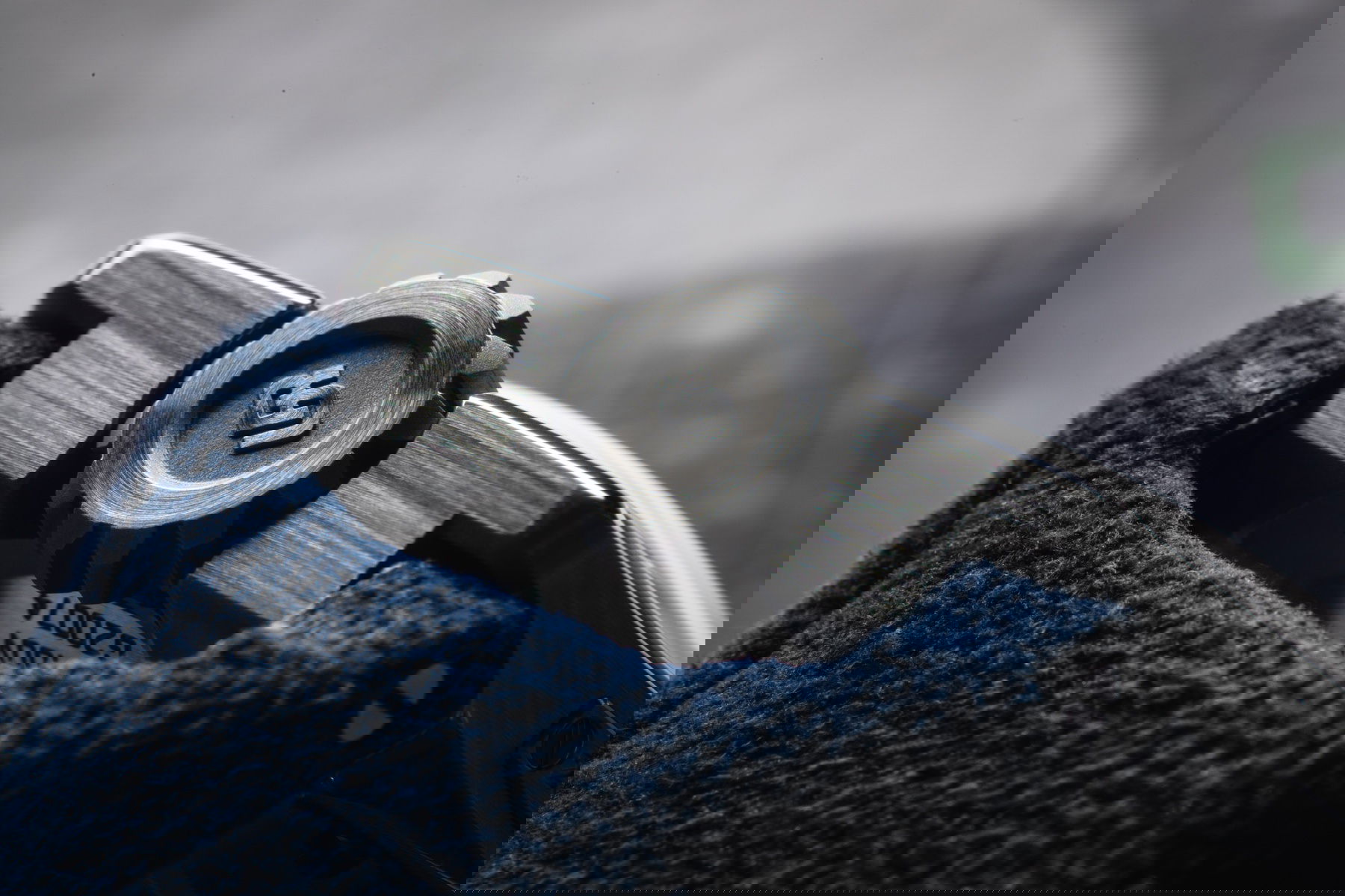 Urwerk UR-100 V Iron