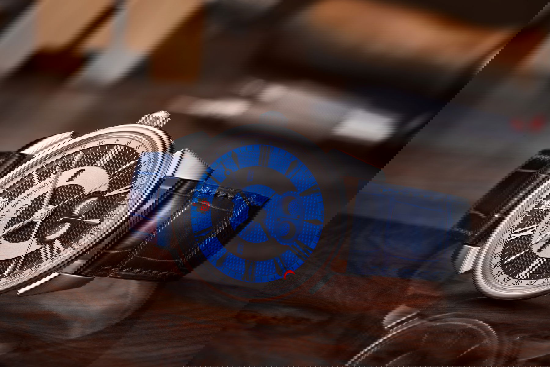 Cuervo y Sobrinos Historiador Doble Luna