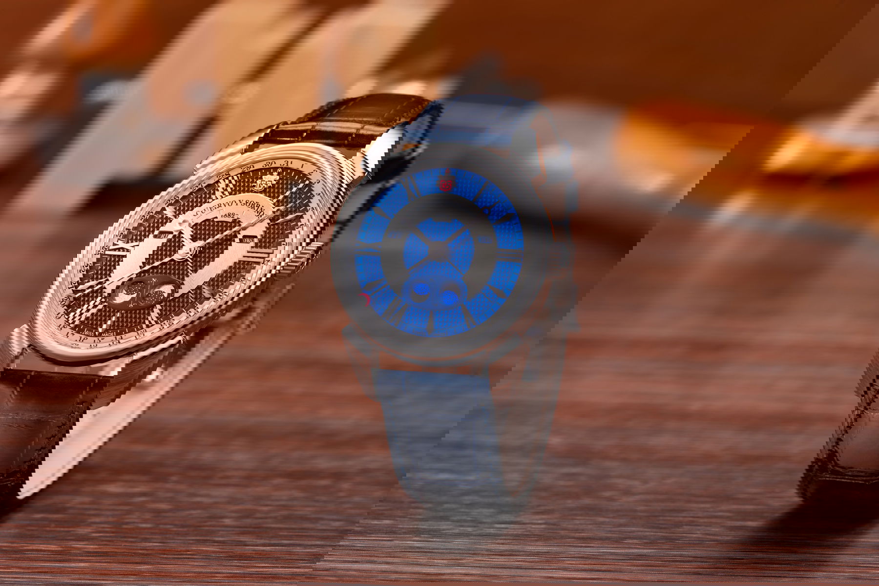 Cuervo y Sobrinos Historiador Doble Luna