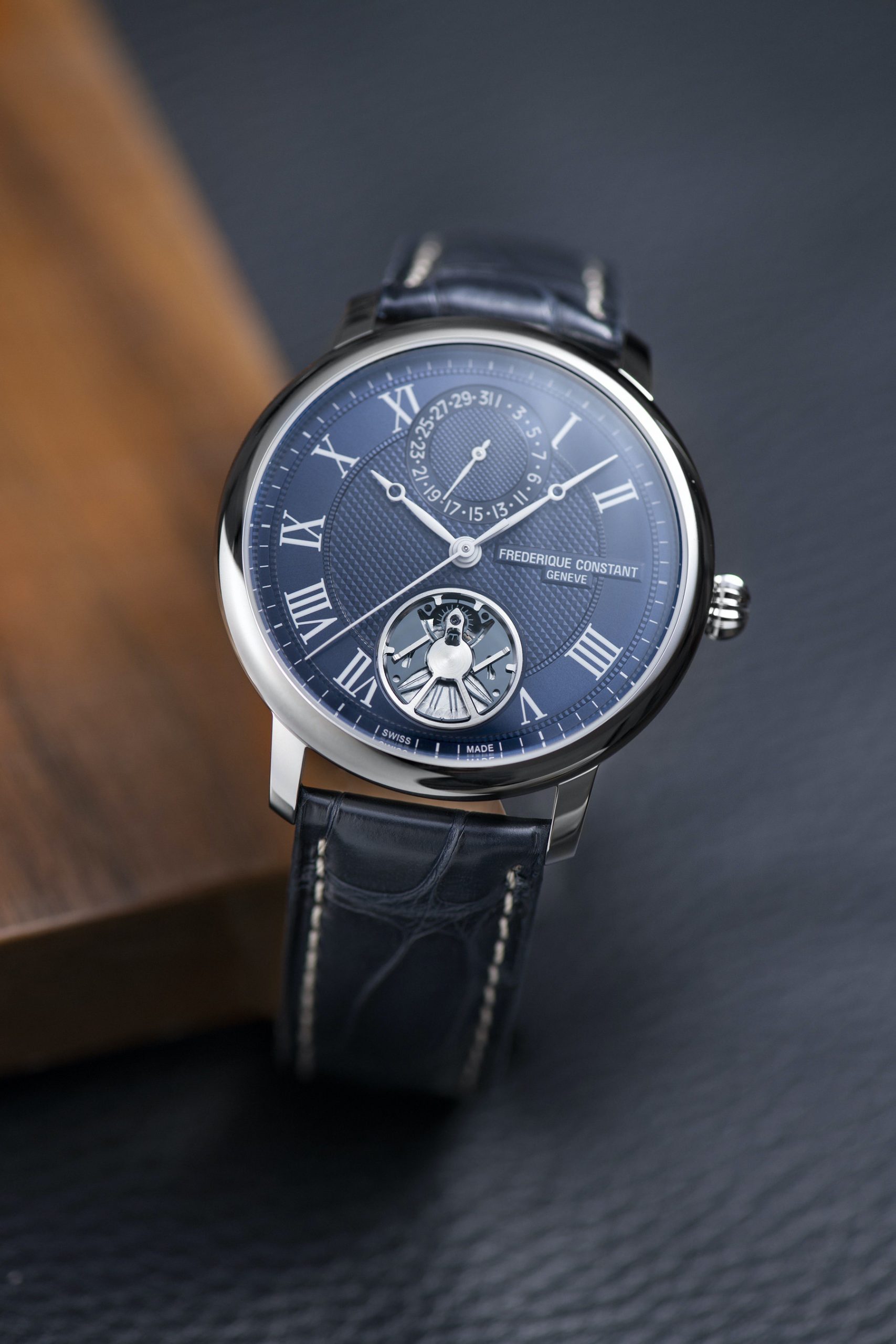 Frédérique Constant Slimline Monolithic Manufacture
