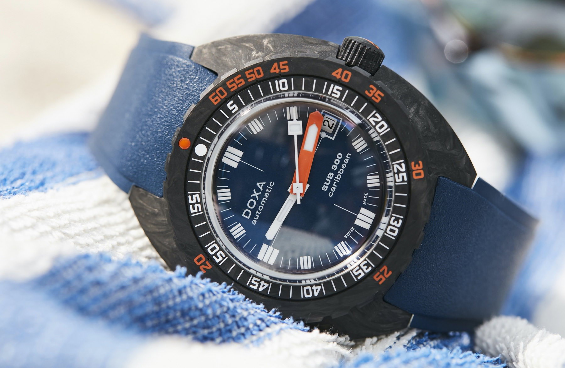 Doxa SUB 300 Carbon Caribbean