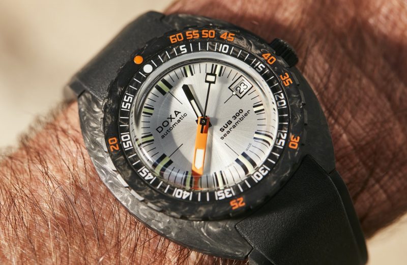 Doxa SUB 300 Carbon COSC Searambler