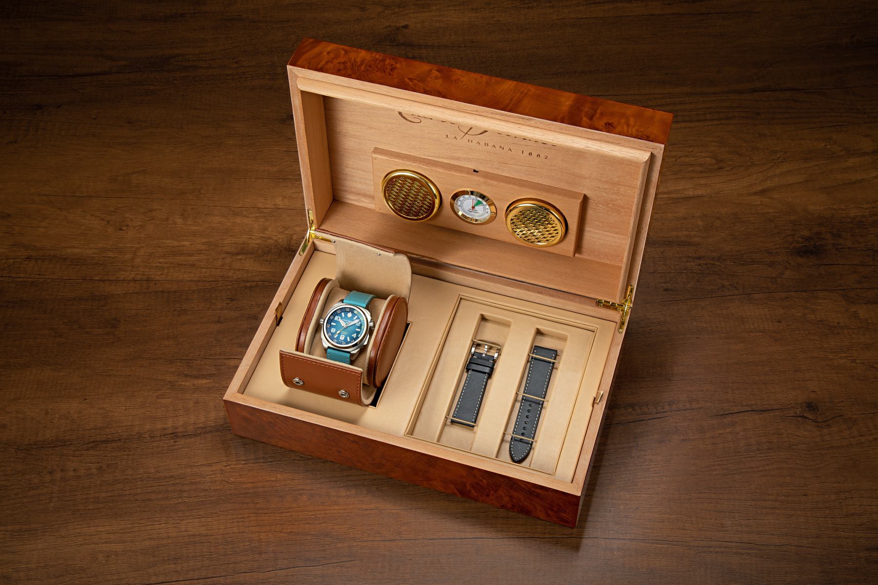 Cuervo y Sobrinos Buceador Caribe Valadero