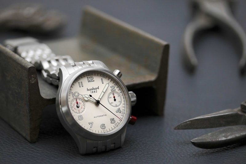 Hanhart PIONEER TwinDicator Off-White, Flat Bezel