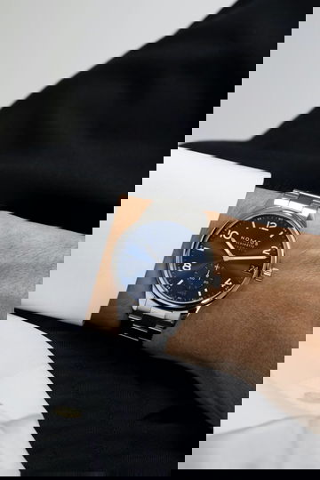 Nomos Glashütte Club sport neomatik 42 date