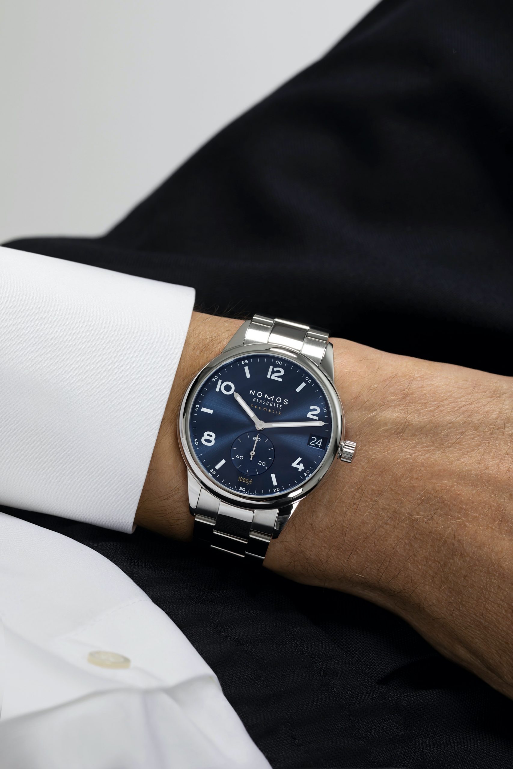 Nomos Glashütte Club sport neomatik 42 date