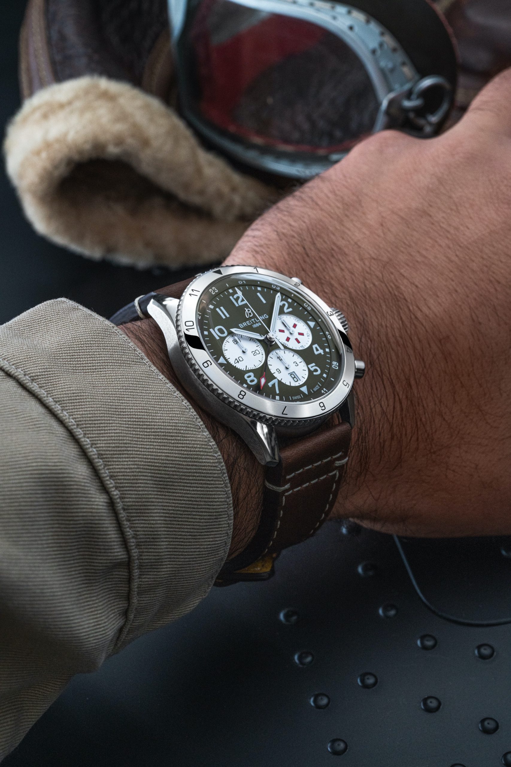 Breitling Super AVI B04 Chronograph GMT 46 Curtiss Warhawk