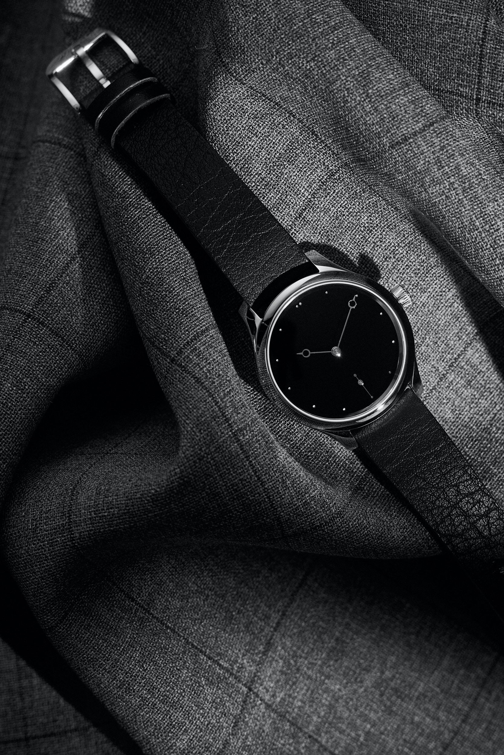 H. Moser &amp; Cie Endeavour Small Seconds Total Eclipse X The Armoury