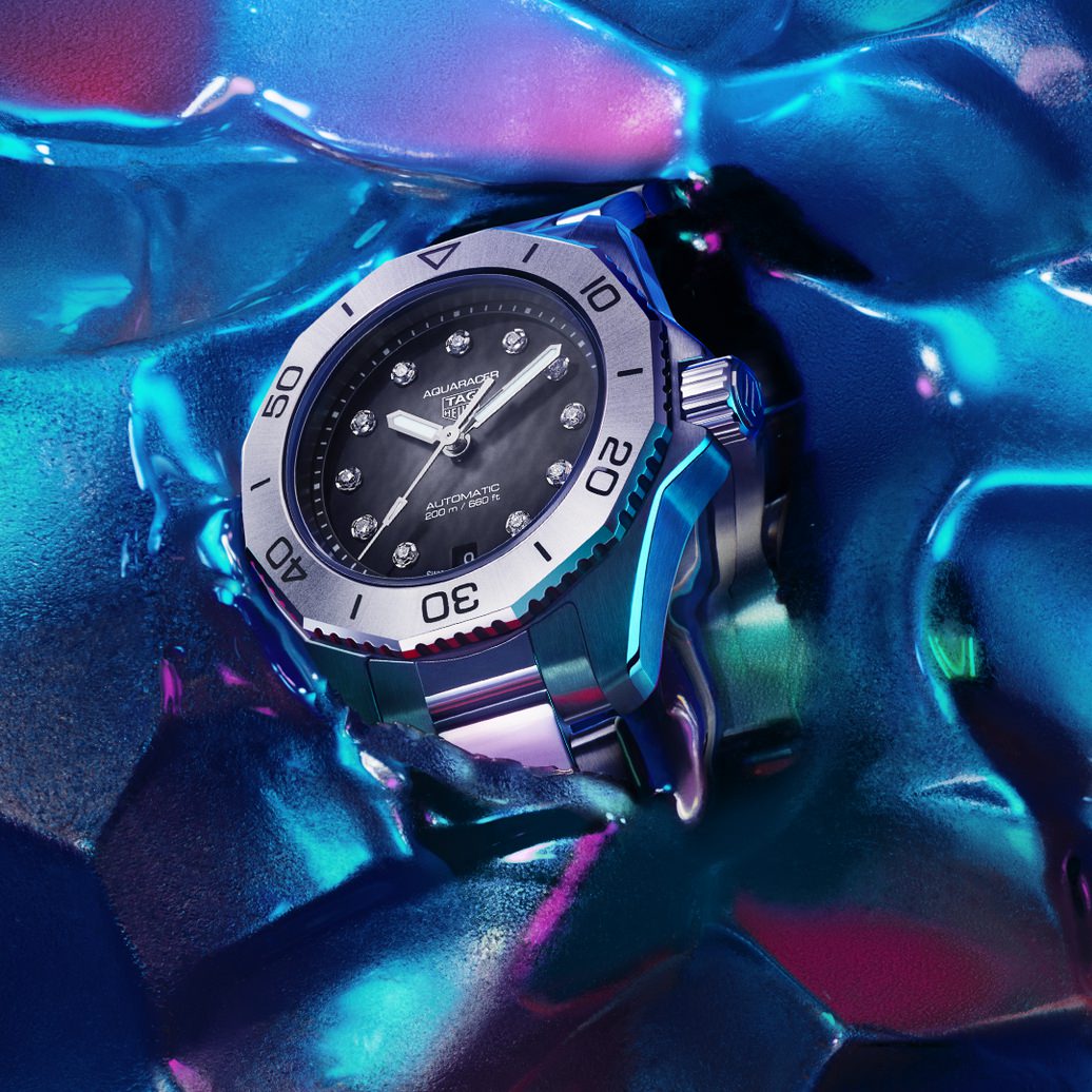 TAG Heuer Aquaracer Professional 200 Date 30