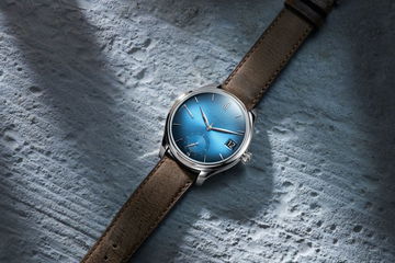 H. Moser &amp; Cie Endeavour Perpetual Calendar Funky Blue