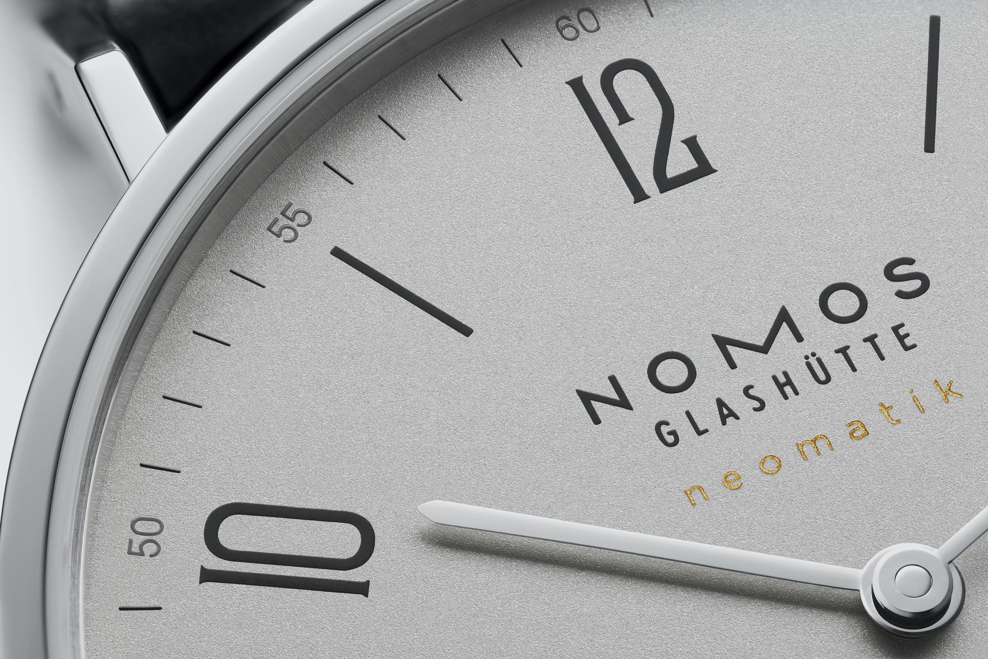 Nomos Glashütte Tangente neomatik 39 platinum gray