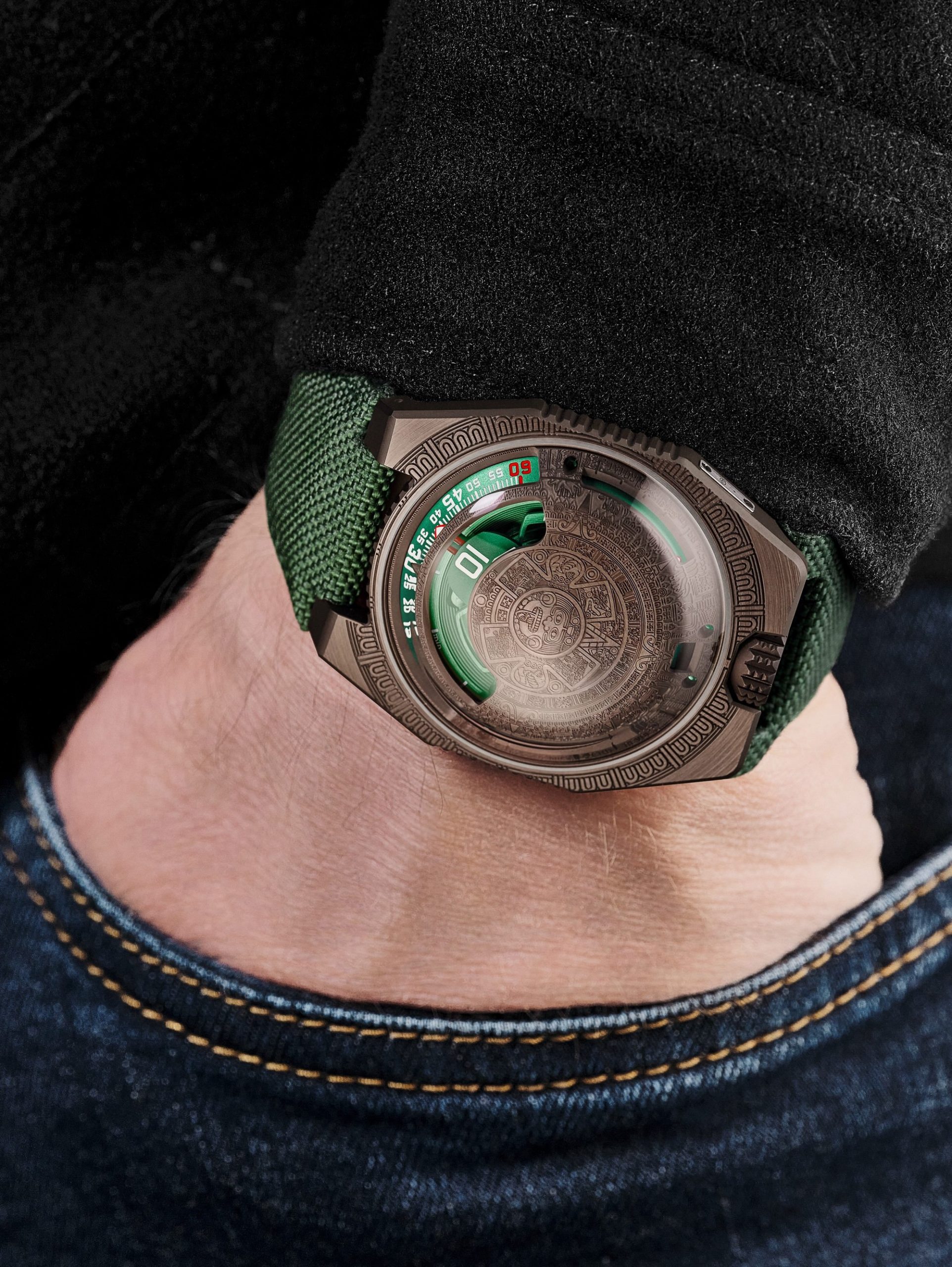 Urwerk UR-100V Time and Culture