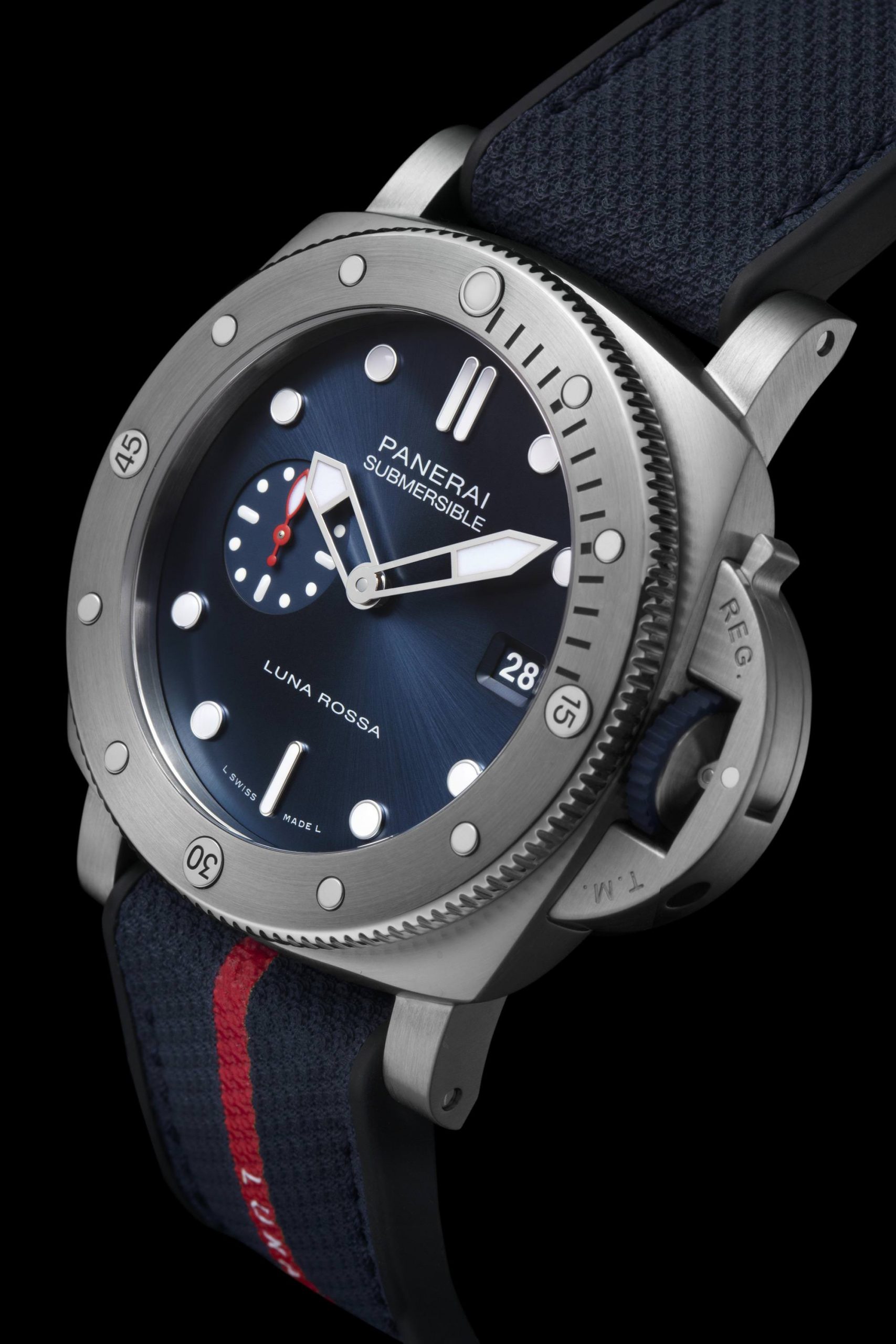 Panerai Submersible QuarantaQuattro Luna Rossa