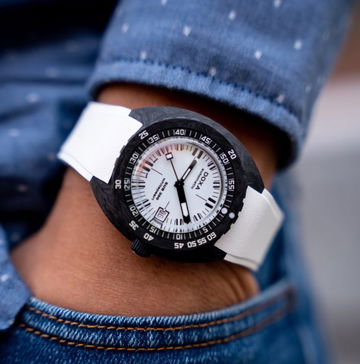 Doxa SUB 300 Carbon Whitepearl