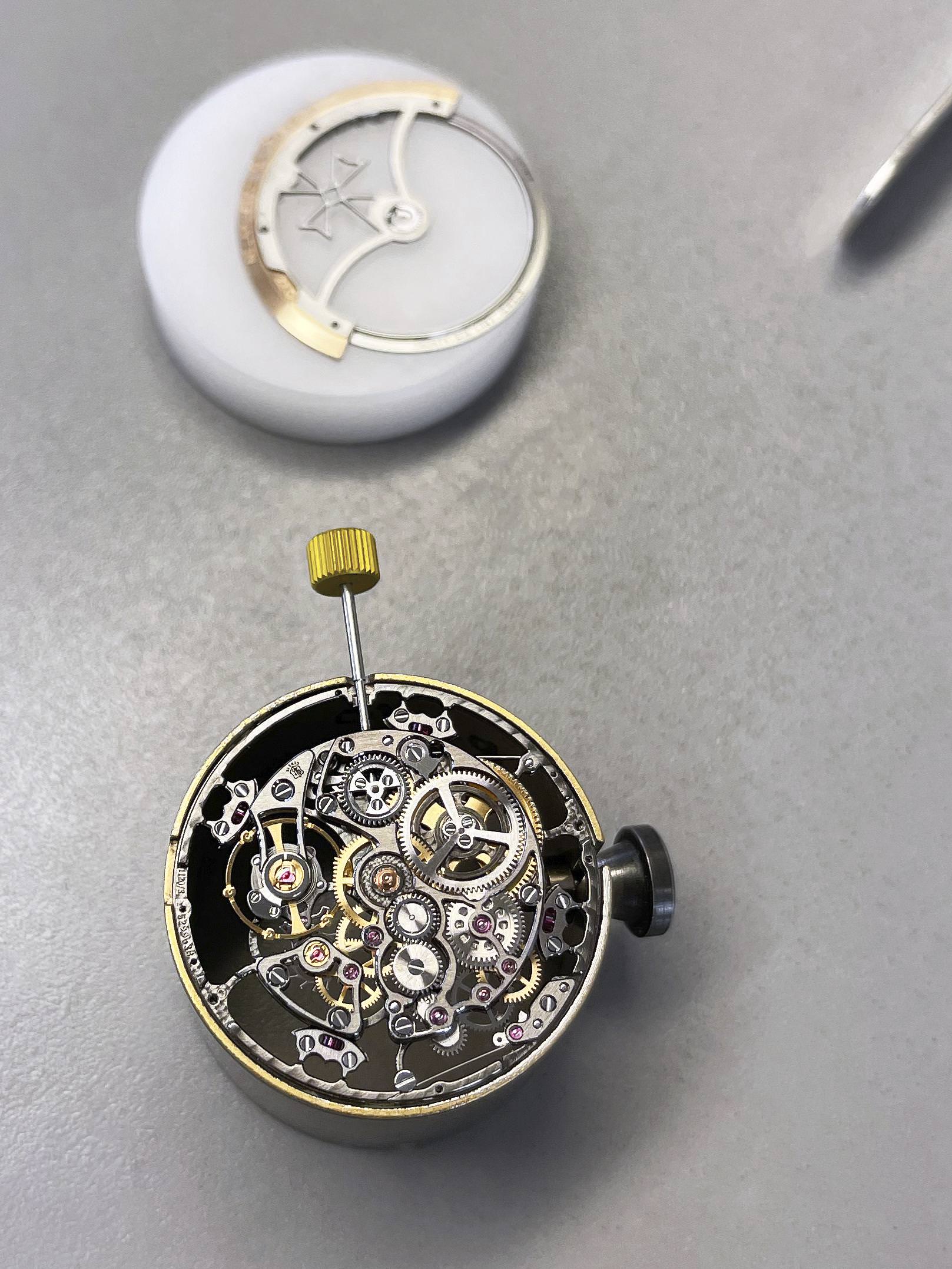 Overseas Perpetual Calendar Ultra-Thin Skeleton - Image 2