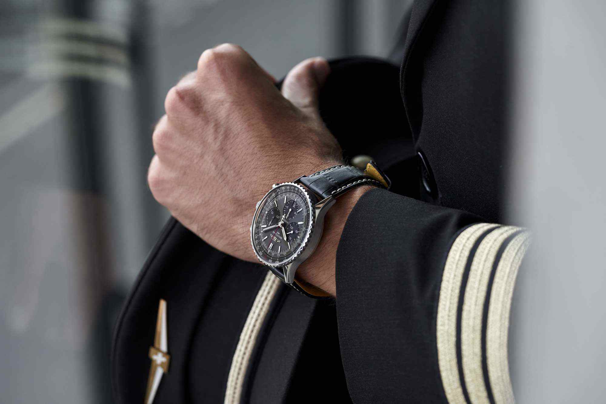 Navitimer B01 Swiss Limited Edition - Image 8
