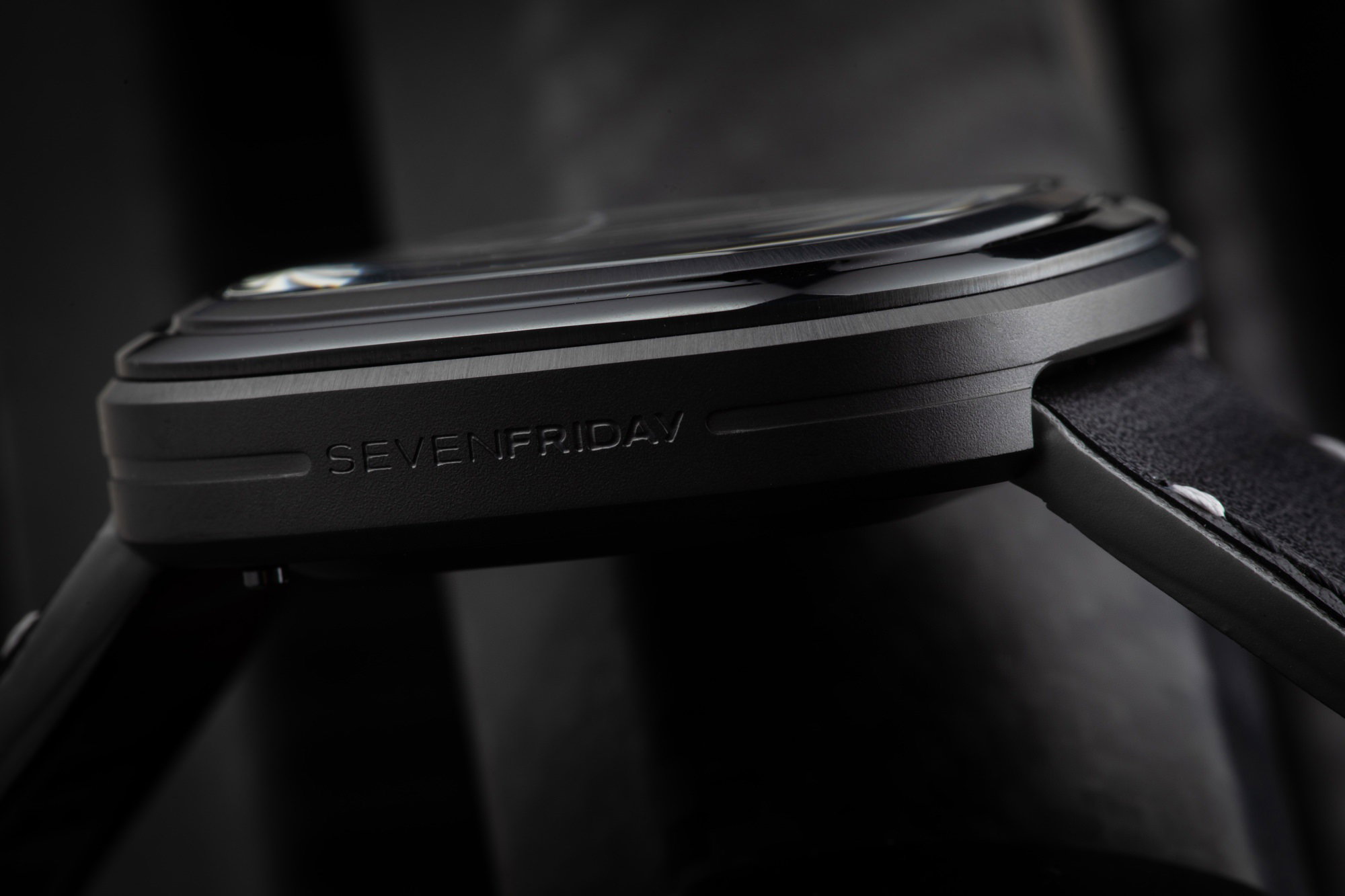 T1/04 "Black T" - Image 2