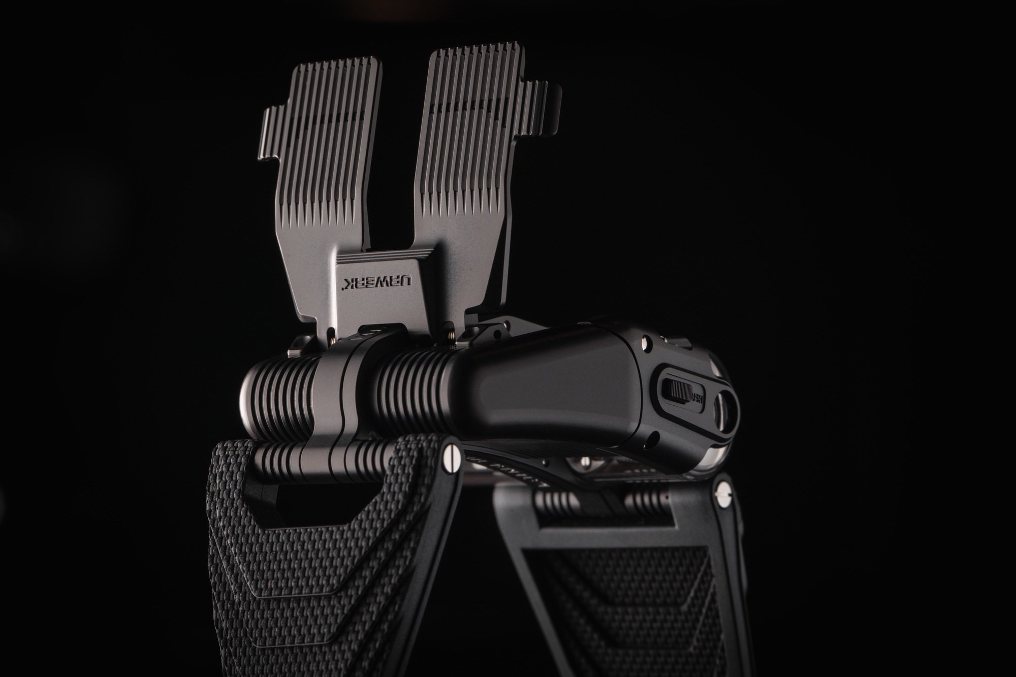 UR-112 Back to Black - Image 6