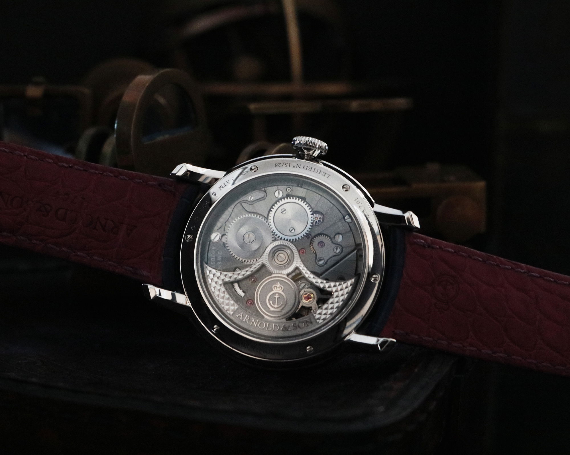 Arnold &amp; Son Globetrotter Platinum