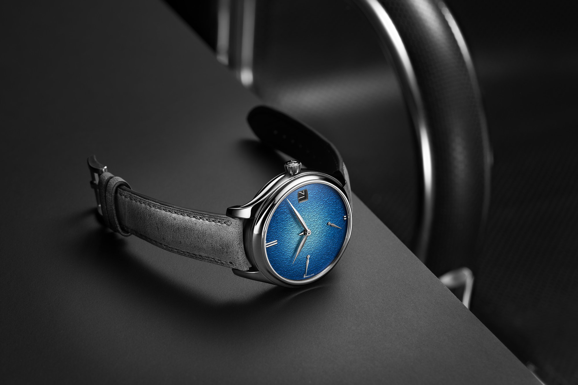 Endeavour Perpetual Calendar Tantalum Blue Enamel - Image 2