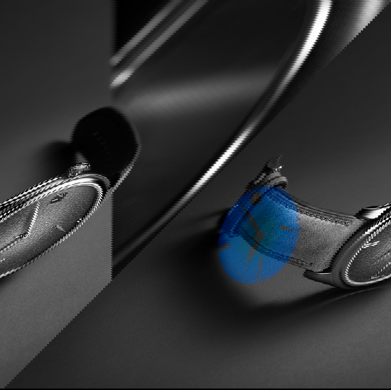 H. Moser &amp; Cie Endeavour Perpetual Calendar Tantalum Blue Enamel