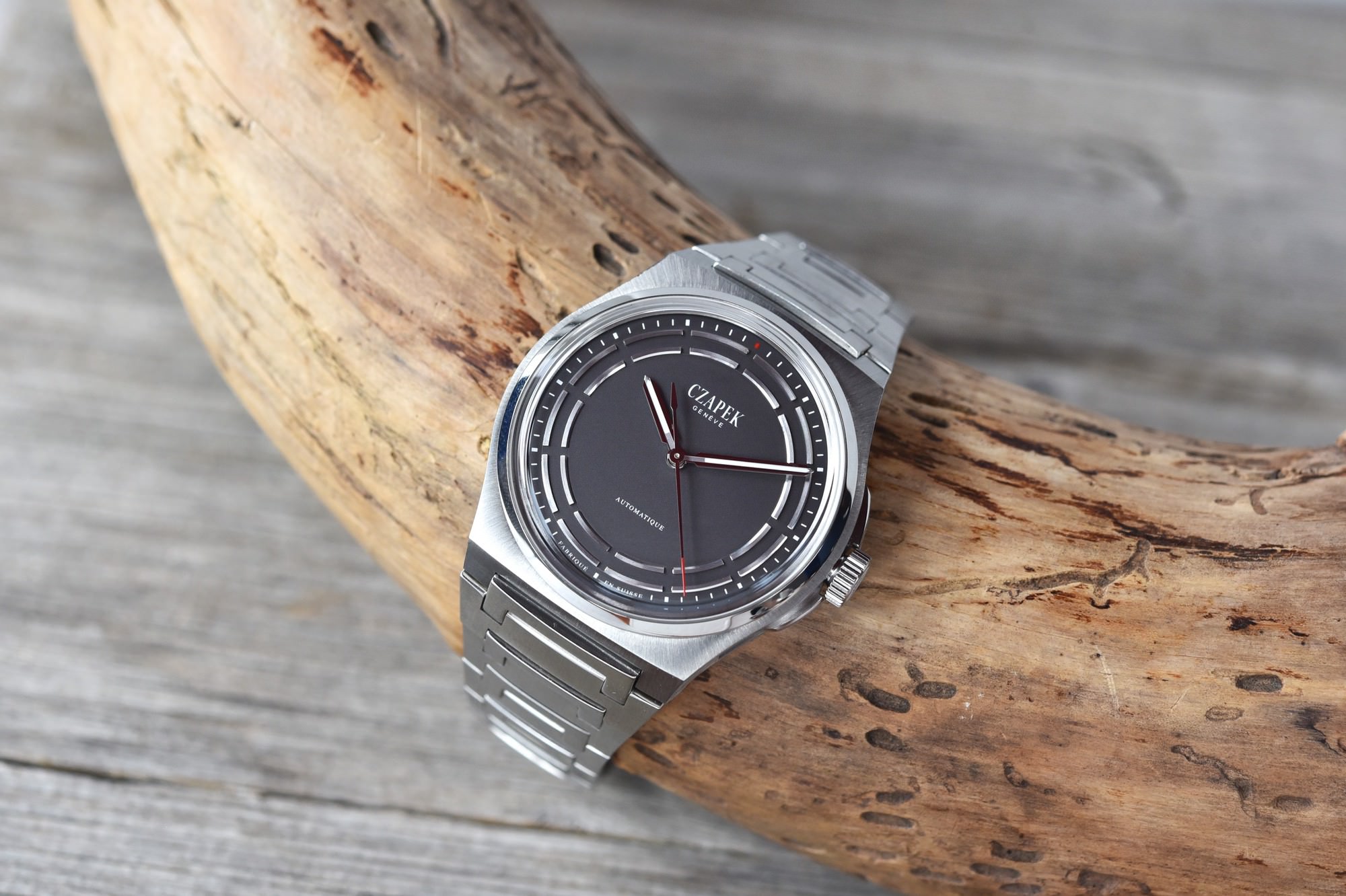 Czapek Antarctique Titanium Dark Sector
