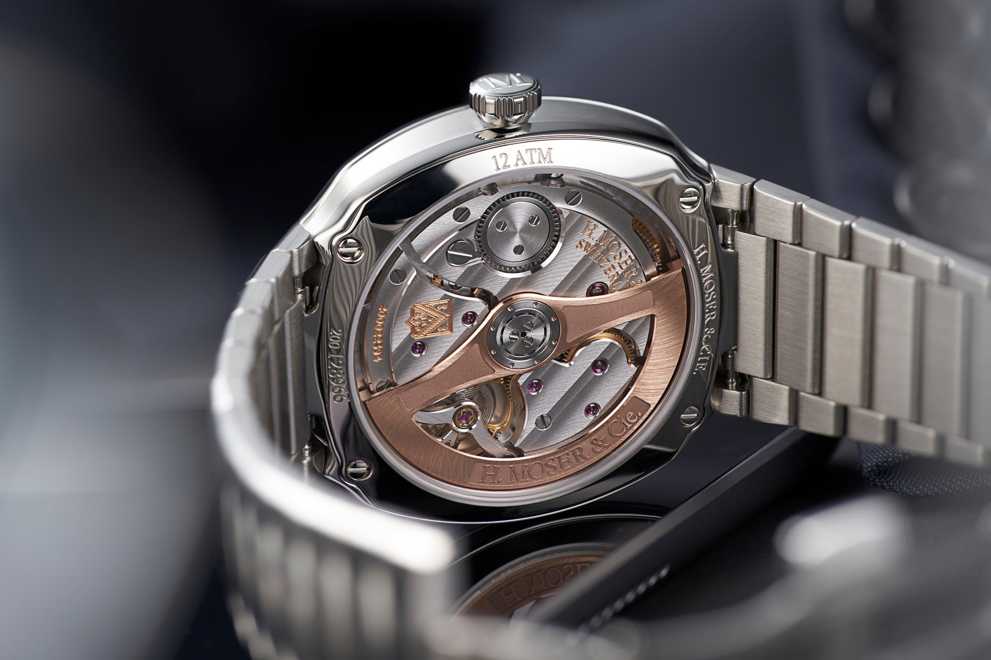 H. Moser &amp; Cie Streamliner Centre Seconds Smoked Salmon