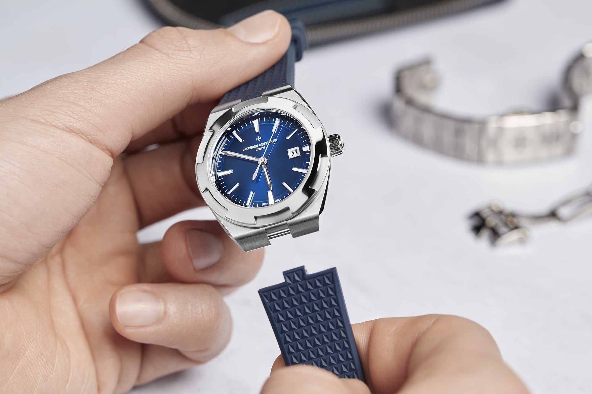 Overseas Self-Winding 34.5 - Image 11