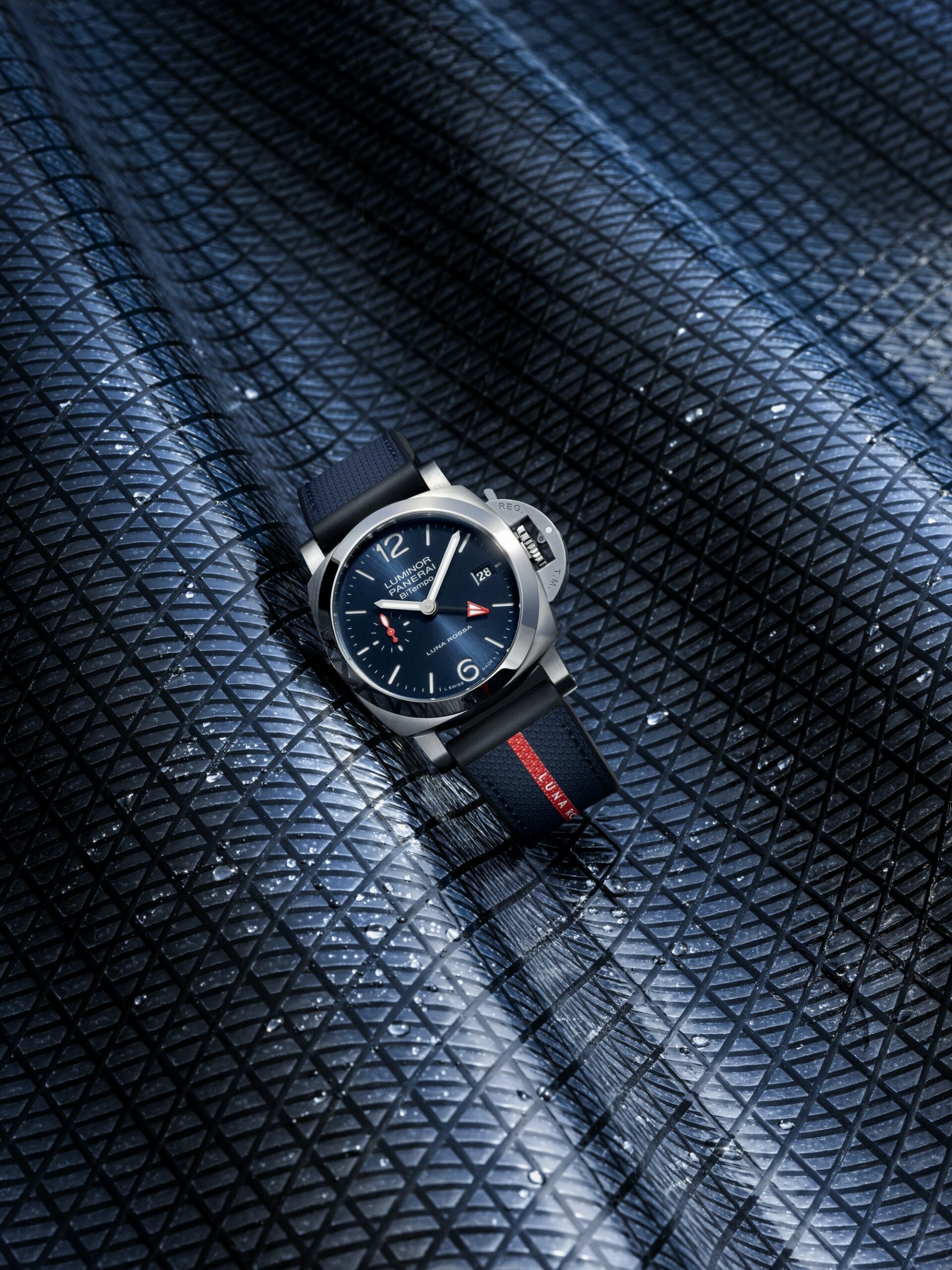Panerai Luminor Quaranta Bitempo Luna Rossa