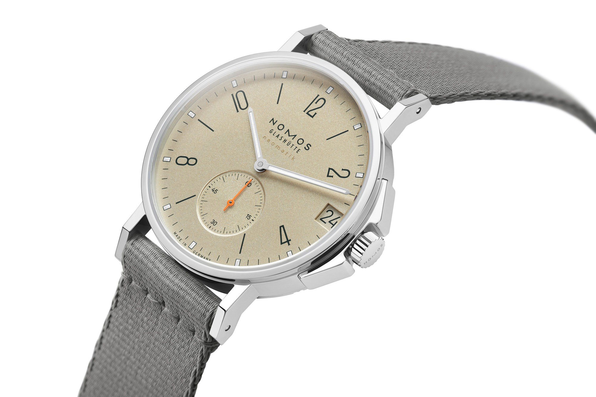 Nomos Glashütte Ahoi neomatik 38 Date Sand