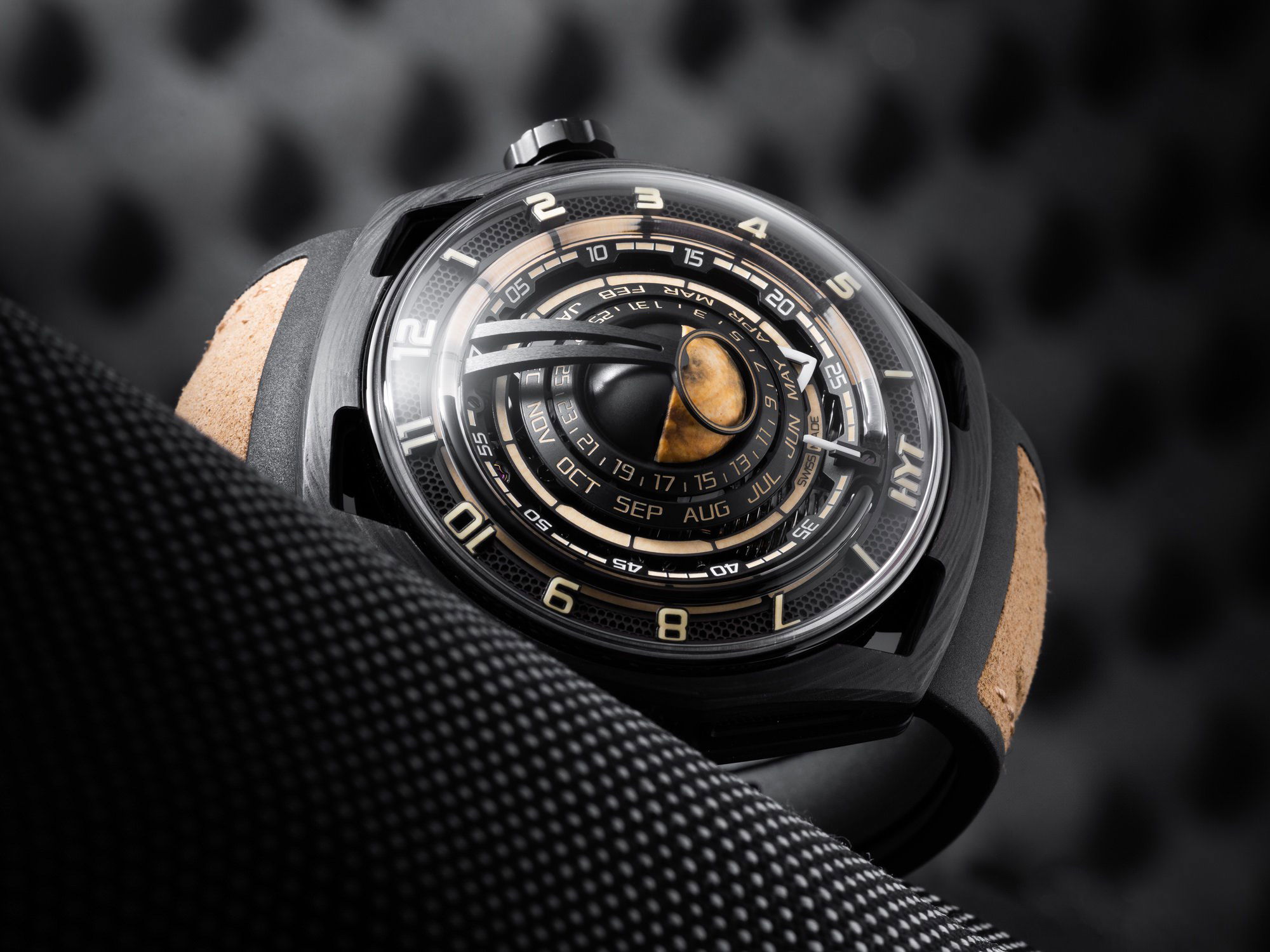 HYT Moon Runner Desert