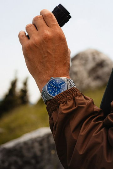 Hamilton Khaki Field Titanium 42