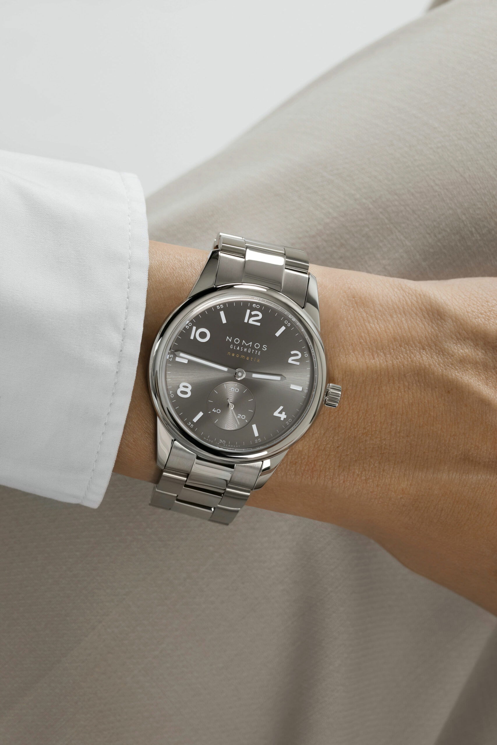 Nomos Glashütte Club Sport neomatik smoke