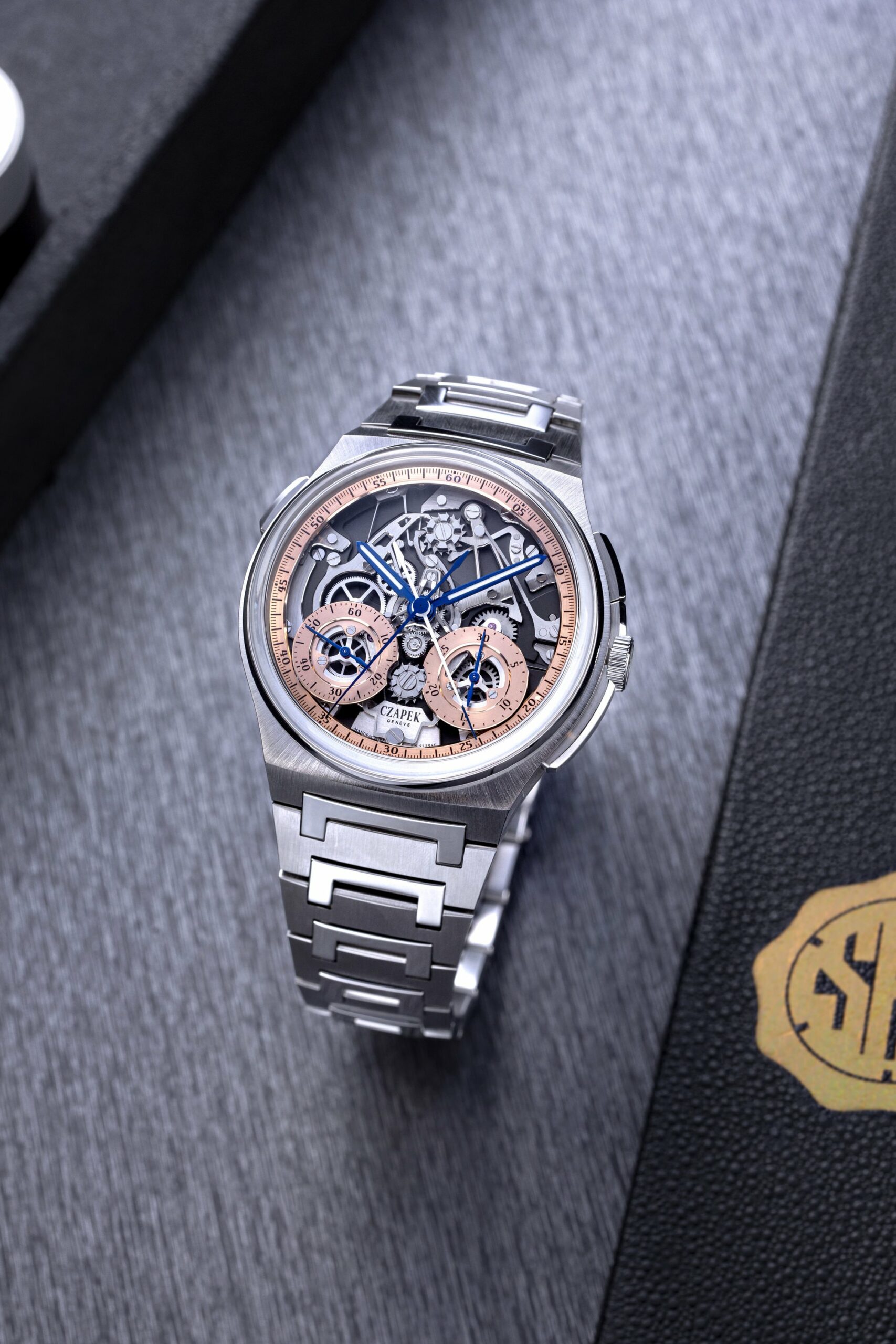 Czapek Antarctique Rattrapante Gold Dust SHH Edition