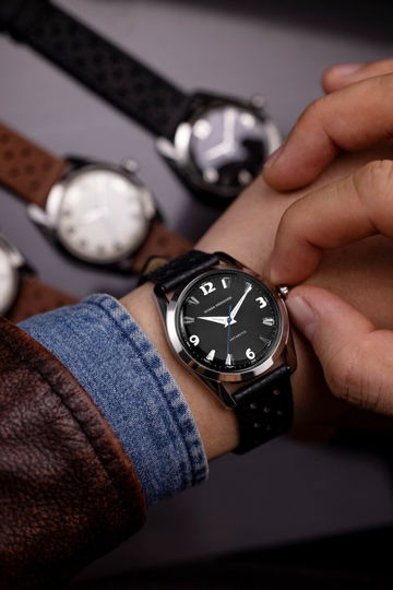 Nivada Grenchen Antarctic 35 Black & Gold