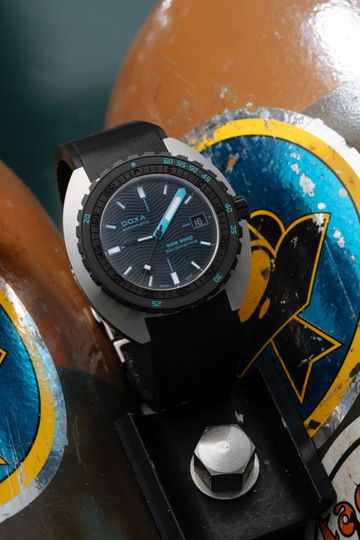 Doxa SUB 300β Aquamarine