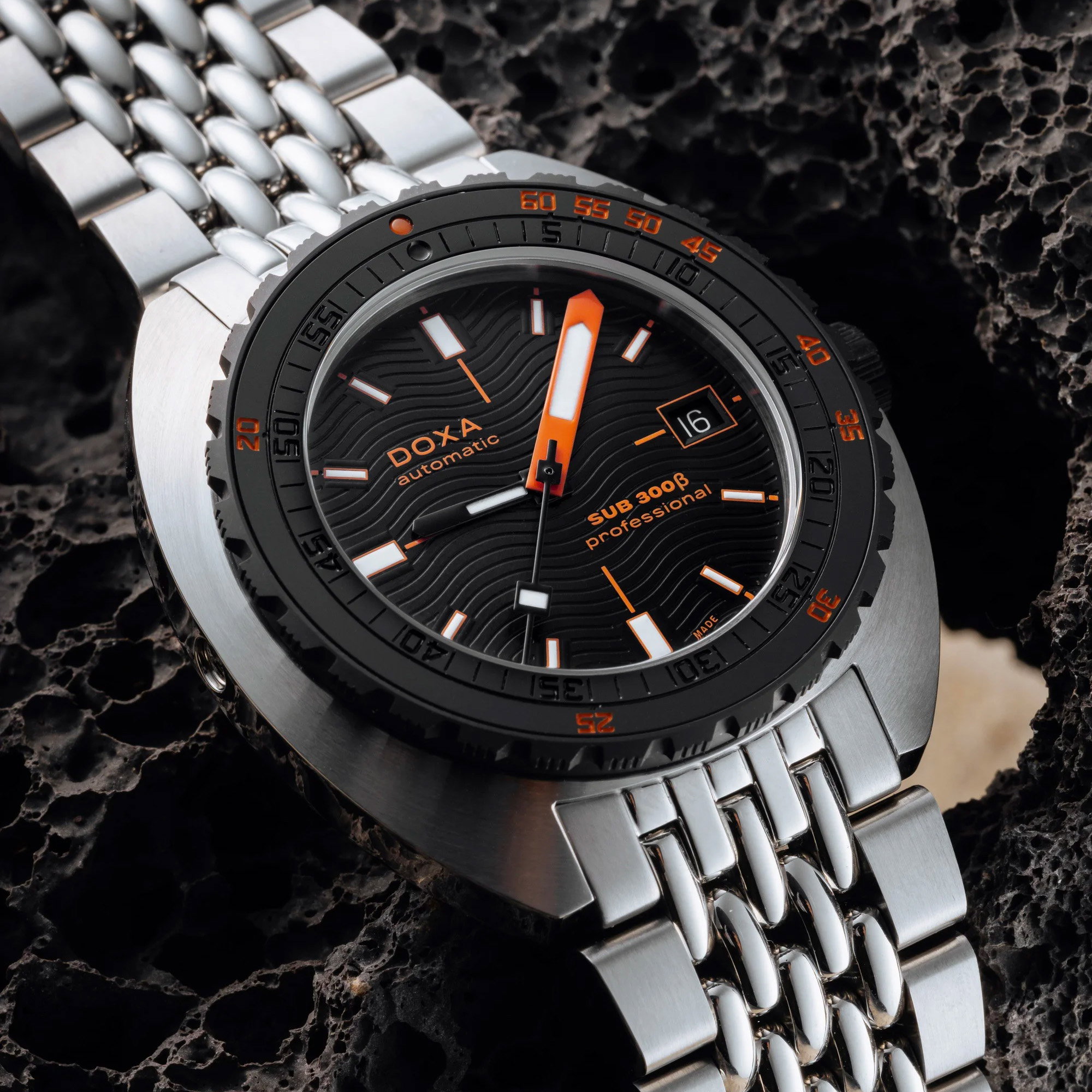 Doxa SUB 300β Professional