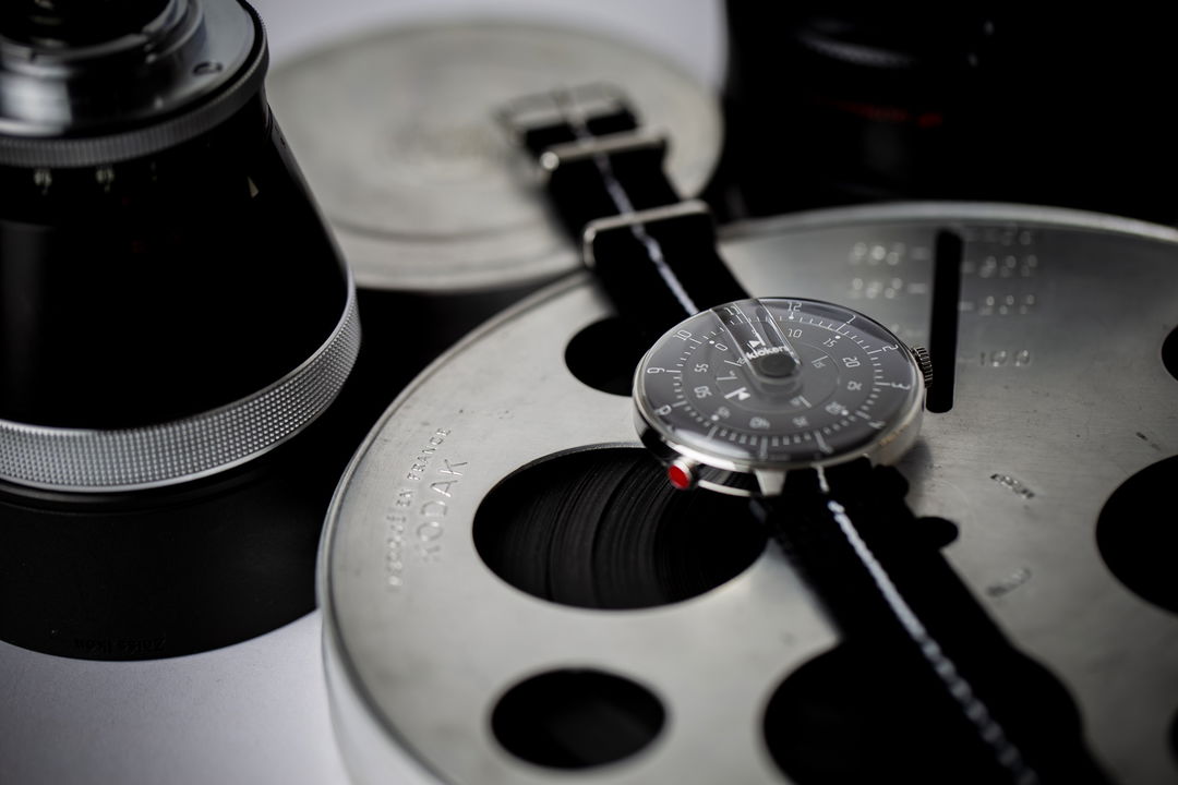 KLOK 01 Black Minimal