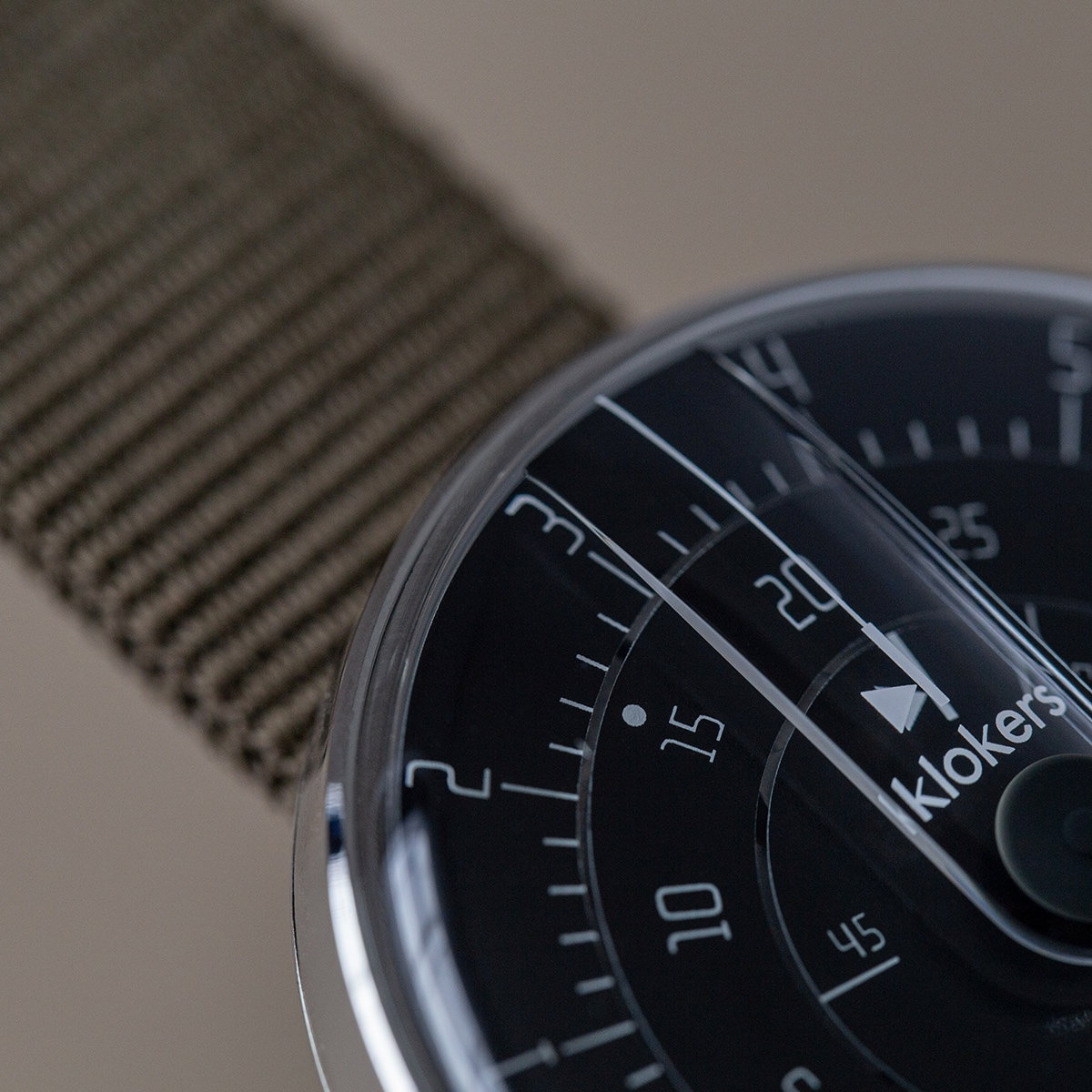 KLOK 01 Black Minimal - Image 3