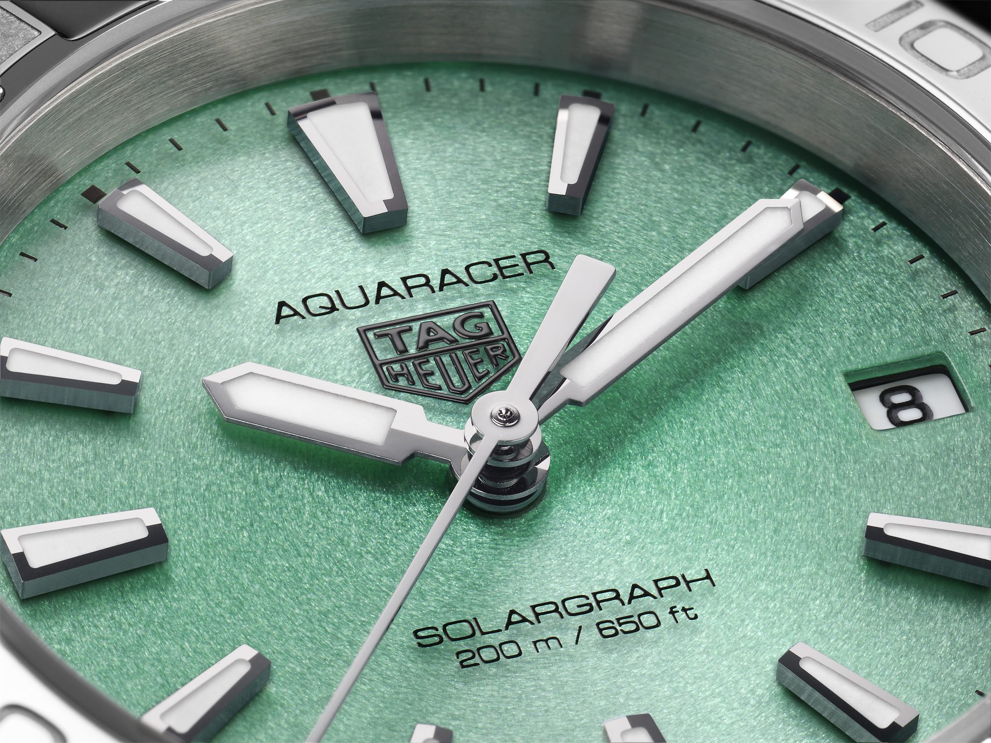 TAG Heuer Aquaracer Professional 200 Solargraph