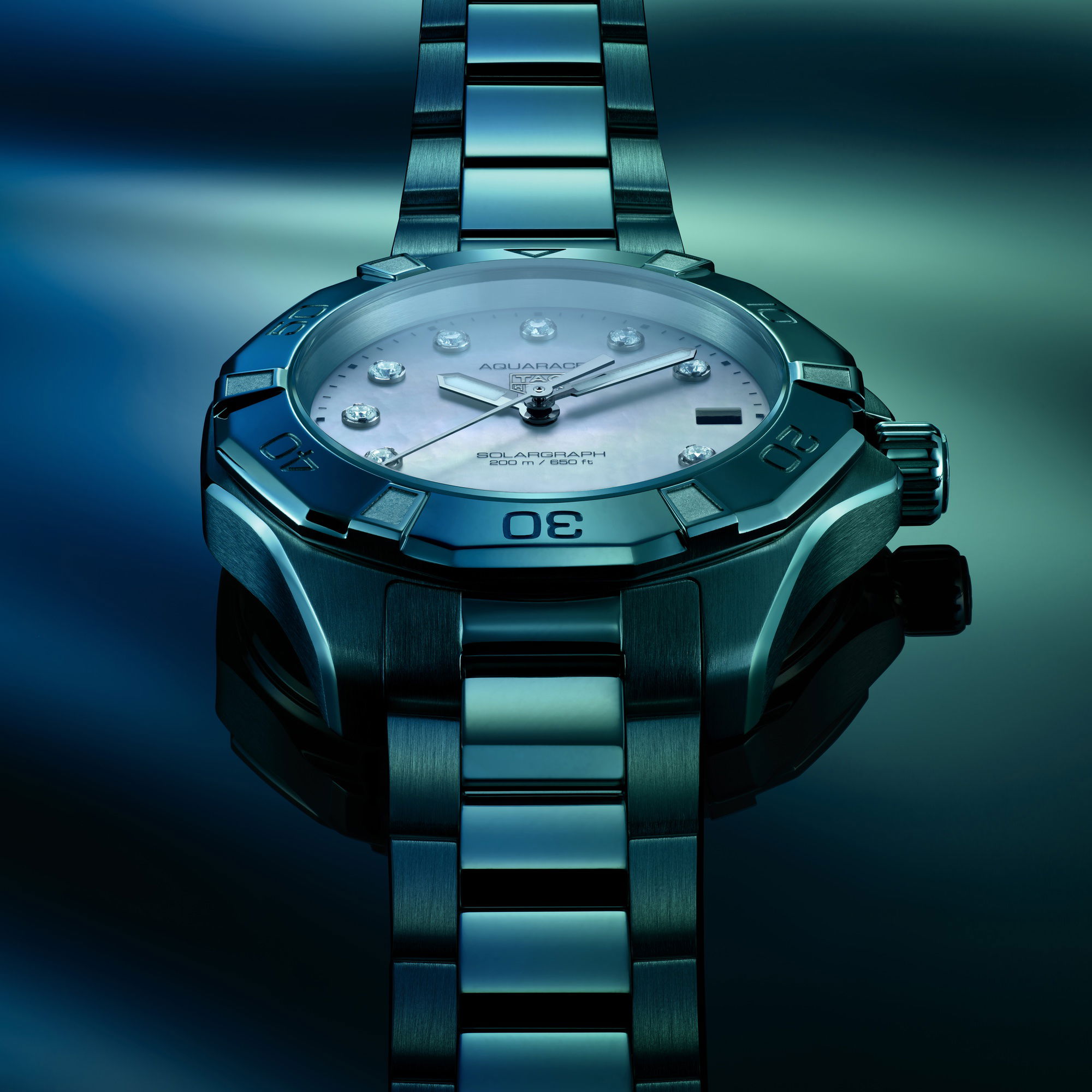TAG Heuer Aquaracer Professional 200 Solargraph