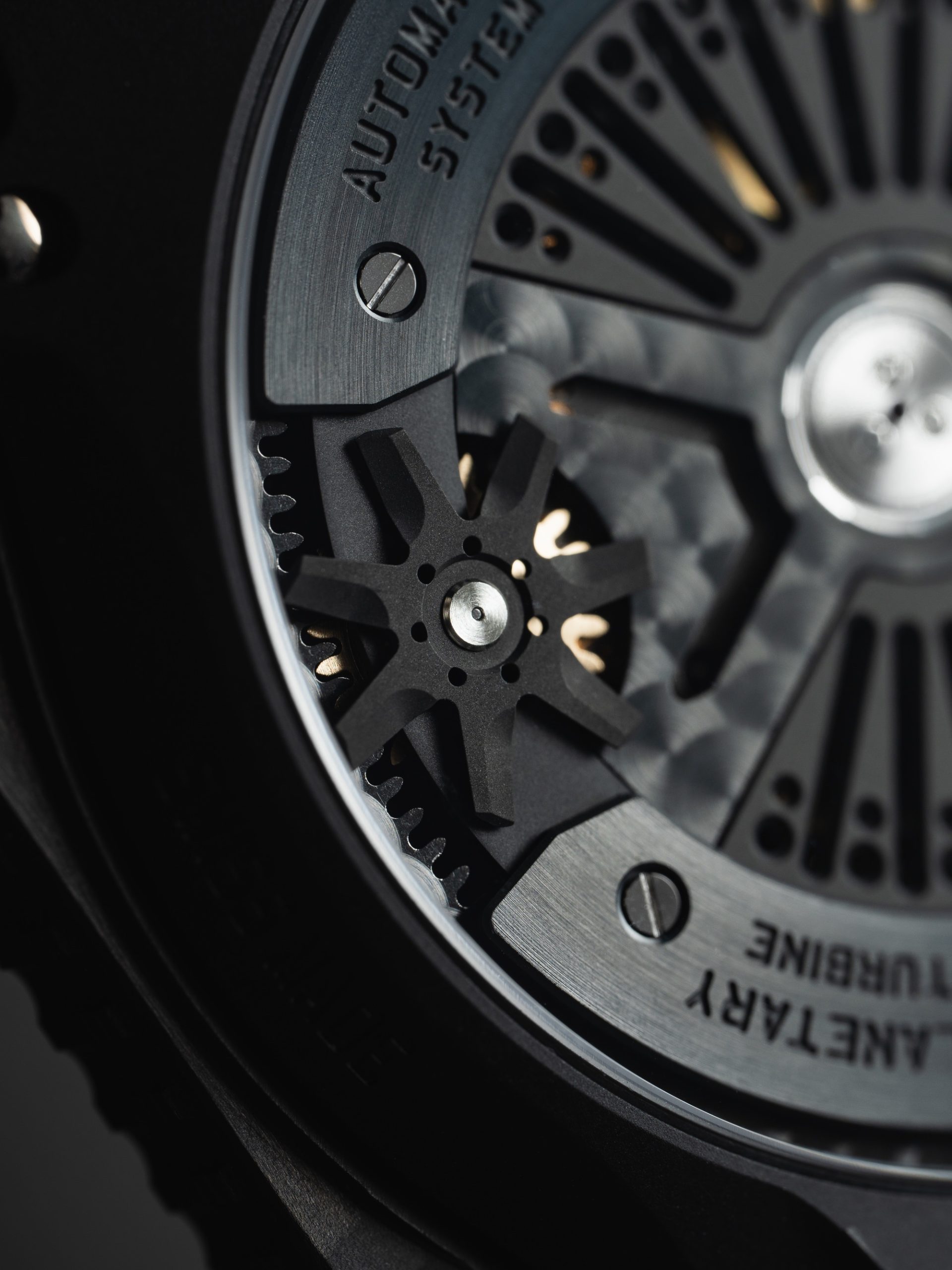Urwerk UR-100V Lightspeed
